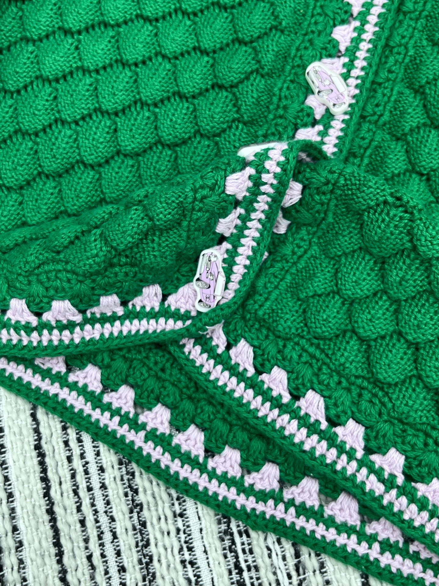 🛒𝐍𝐄𝐖 · 𝟐𝟎𝟐5/爆款现货原单品质 Chan*｜25中古系列重工钩花圆领外套独家订制纱线，设计高级