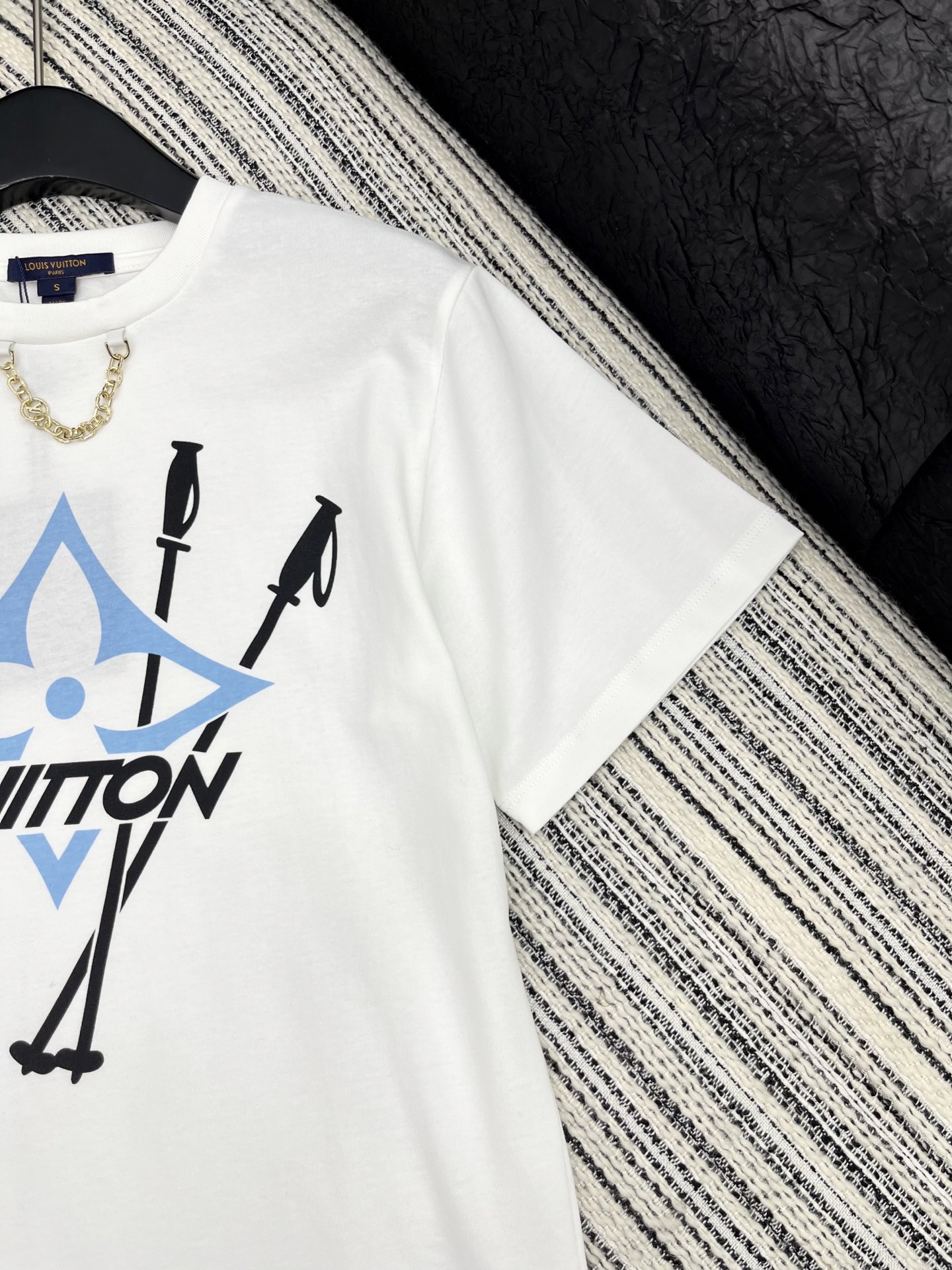 🛒𝐍𝐄𝐖 · 𝟐𝟎𝟐5/爆款现货【原版定制】Lv*｜25新品撞色印花短袖T恤精致版型上身巨显瘦！定制最新