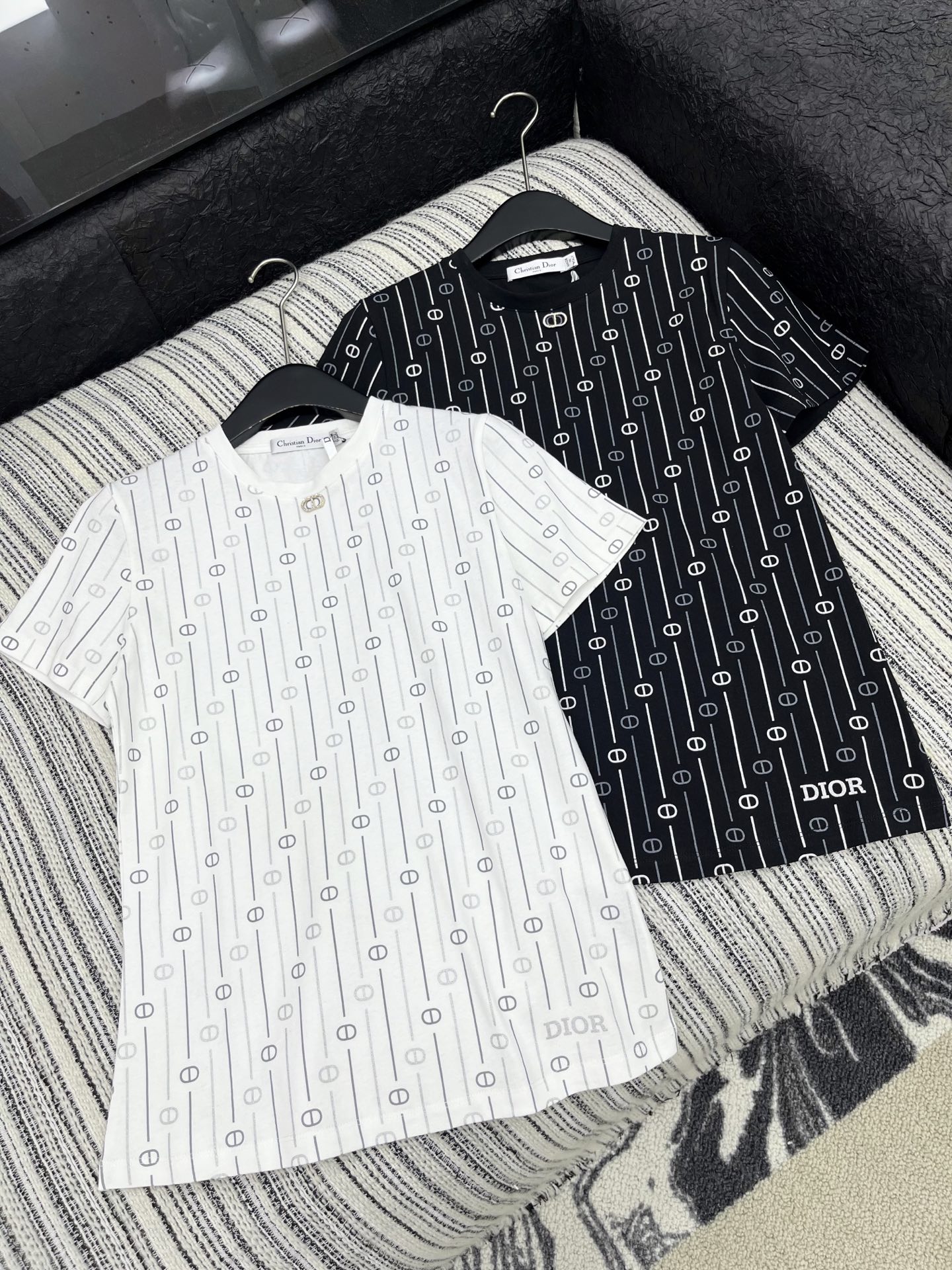 🛒𝐍𝐄𝐖 · 𝟐𝟎𝟐5/爆款现货原单品质 Dio*｜2025满印短袖T恤 上身的触感谁穿谁知道的舒服！精