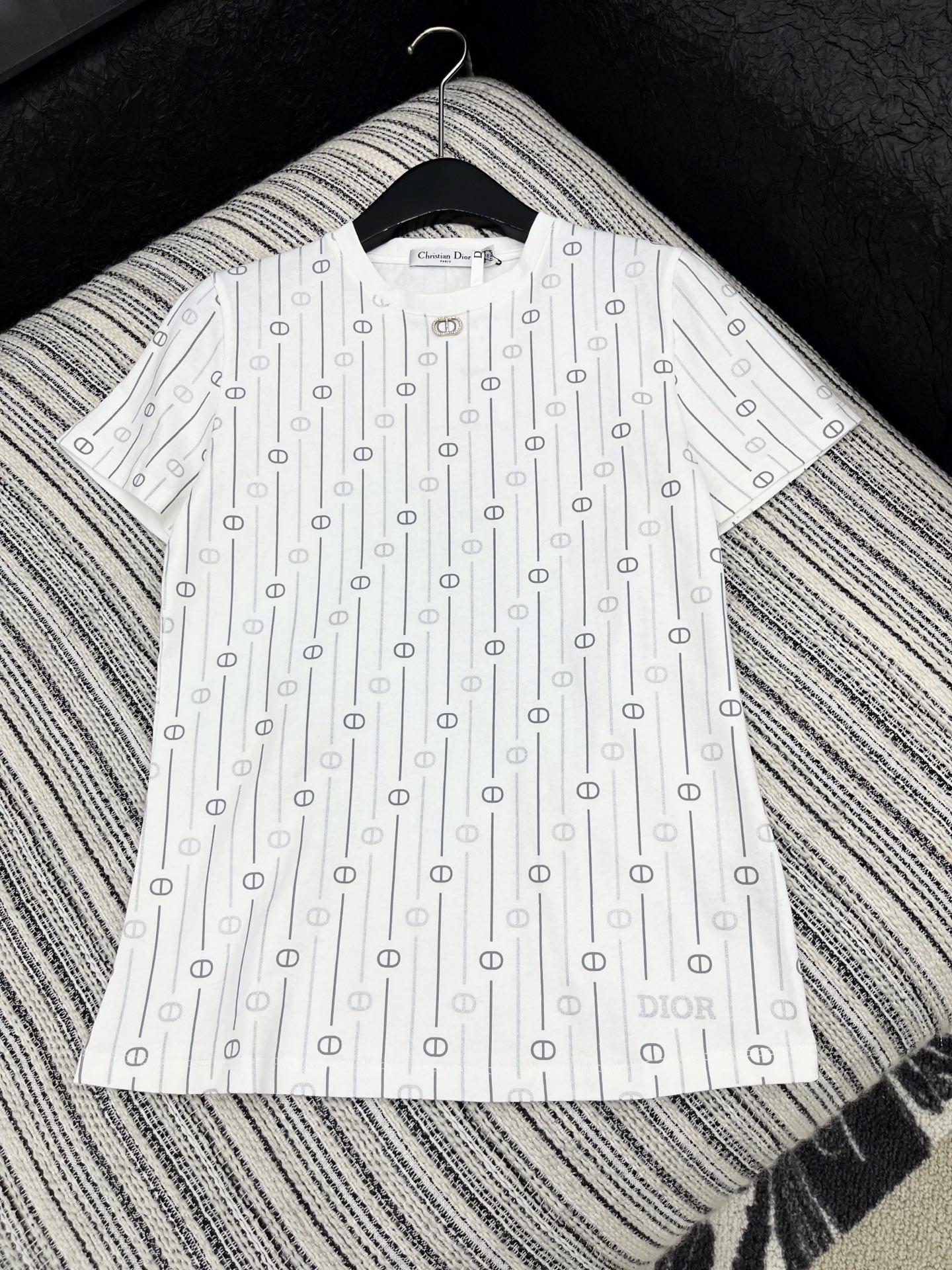 🛒𝐍𝐄𝐖 · 𝟐𝟎𝟐5/爆款现货原单品质 Dio*｜2025满印短袖T恤 上身的触感谁穿谁知道的舒服！精