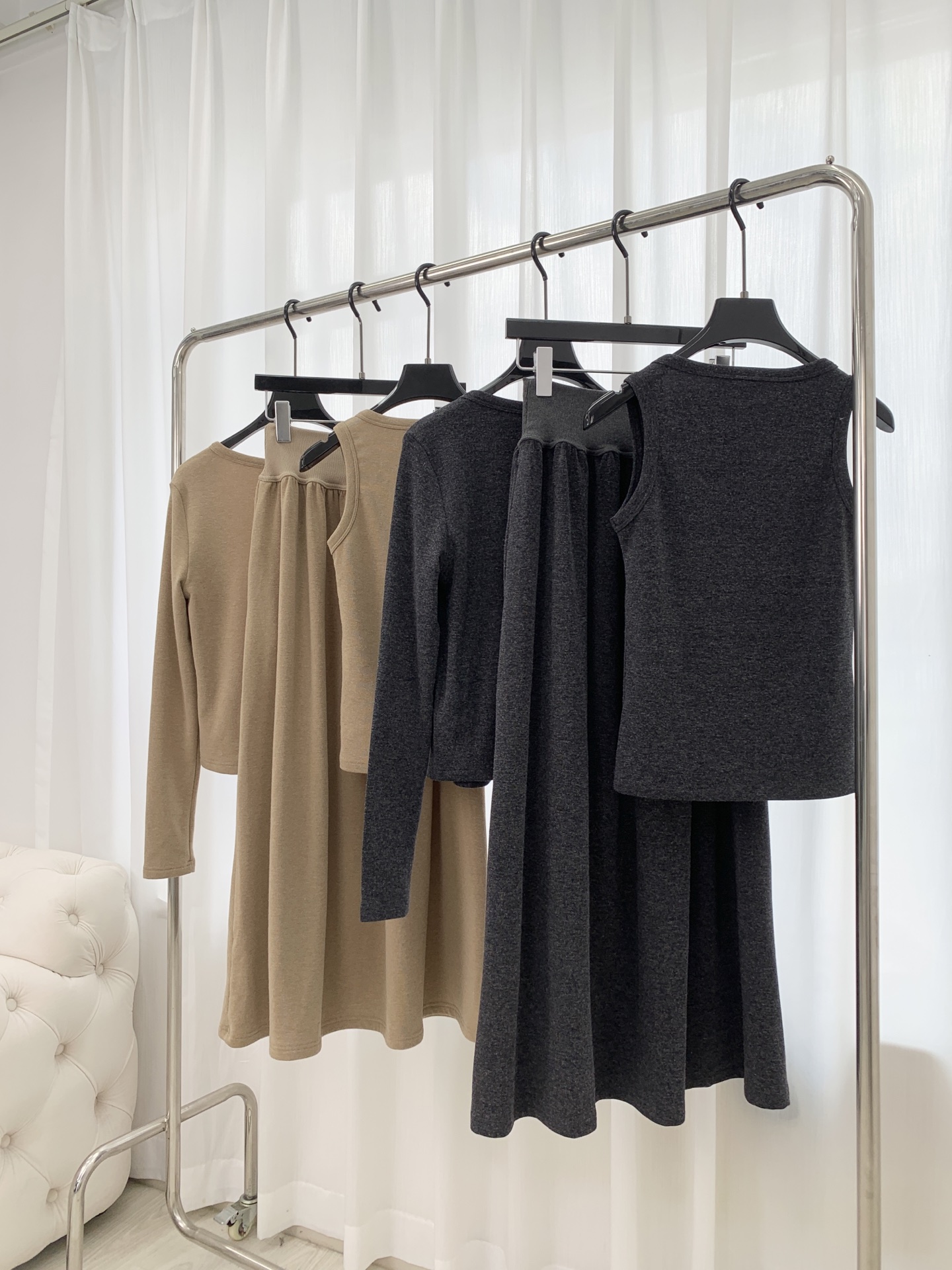 🛒𝐍𝐄𝐖 · 𝟐𝟎𝟐5/爆款现货原单品质 设计师*｜25新品套裙！订制高品质面料 三件套 搭配长半裙极简