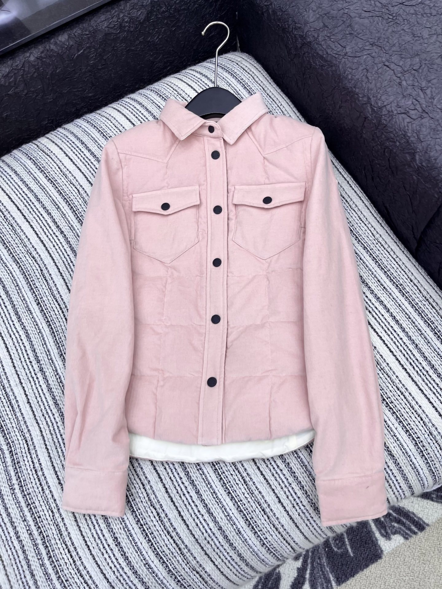 🛒𝐍𝐄𝐖 · 𝟐𝟎𝟐5/爆款现货【原版定制】Mon*|灯芯绒羽绒服外套高订面料 奶呼呼定染色系低调奢华,