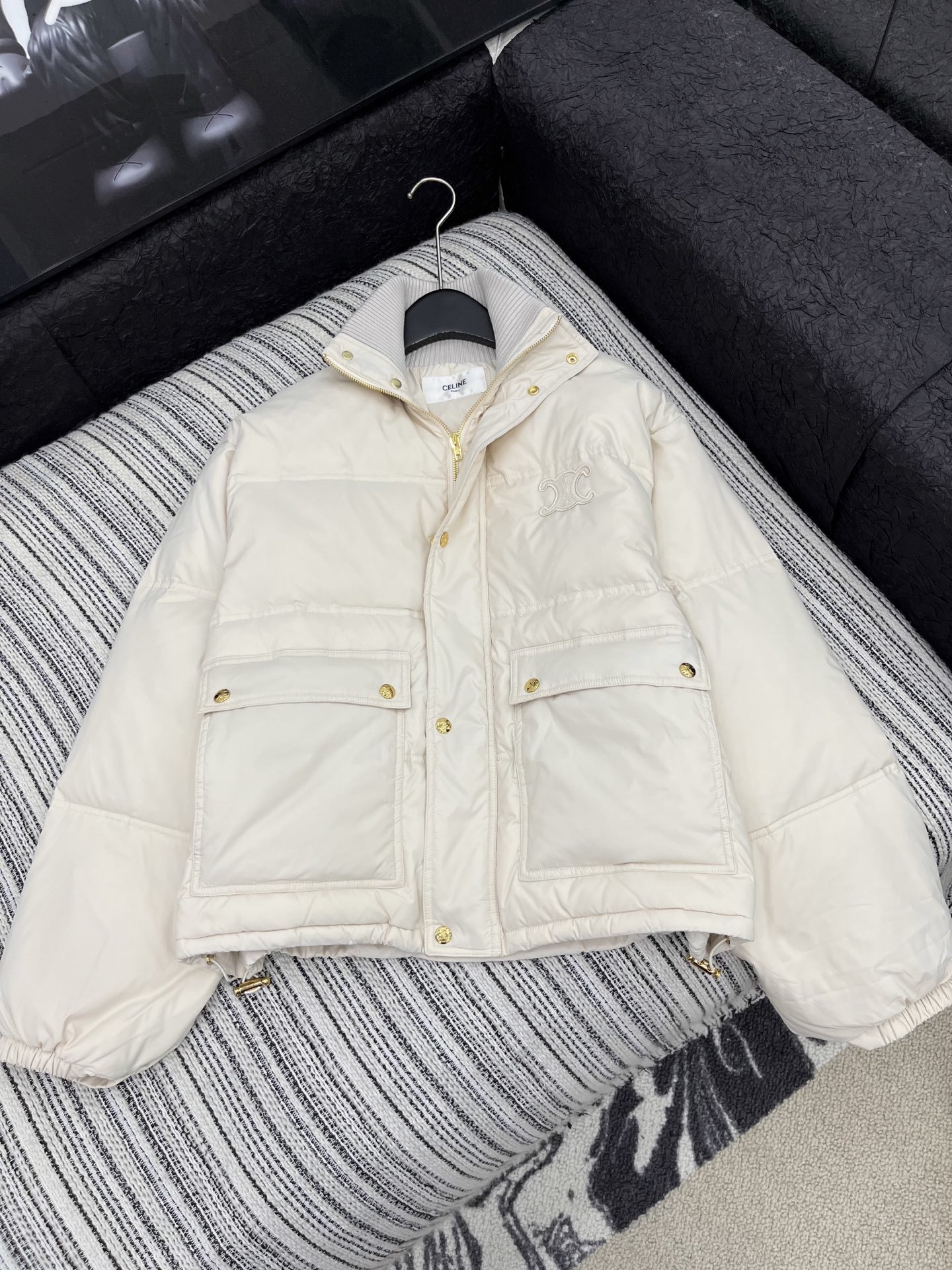 🛒𝐍𝐄𝐖 · 𝟐𝟎𝟐5/爆款现货【原版定制】Celin*|25秋冬撞色针织立领羽绒服外套代购爆款本季超好