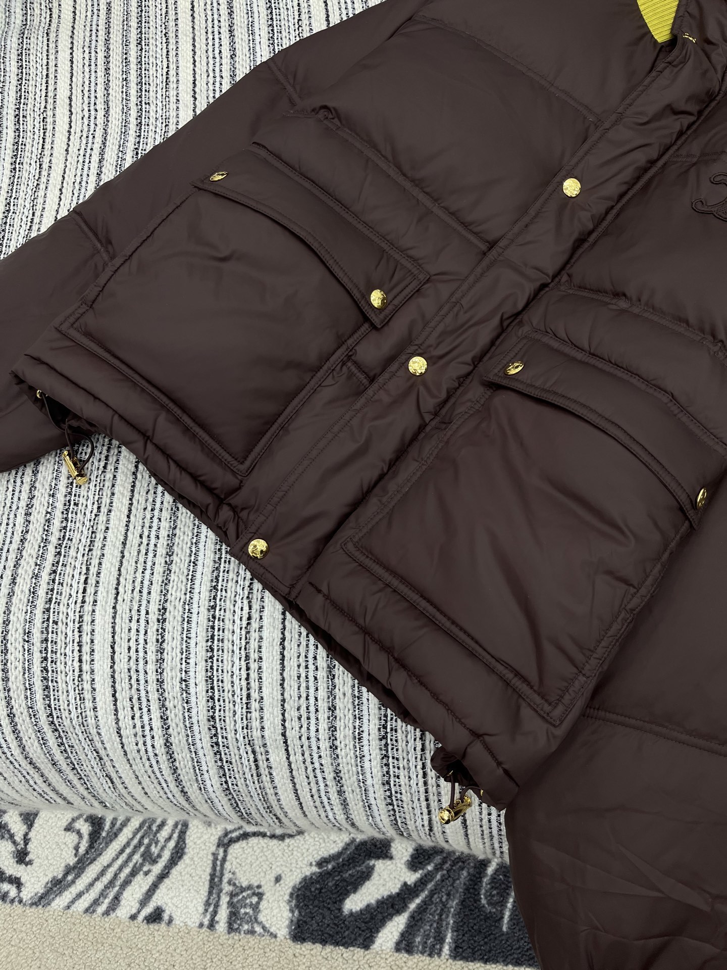 🛒𝐍𝐄𝐖 · 𝟐𝟎𝟐5/爆款现货【原版定制】Celin*|25秋冬撞色针织立领羽绒服外套代购爆款本季超好