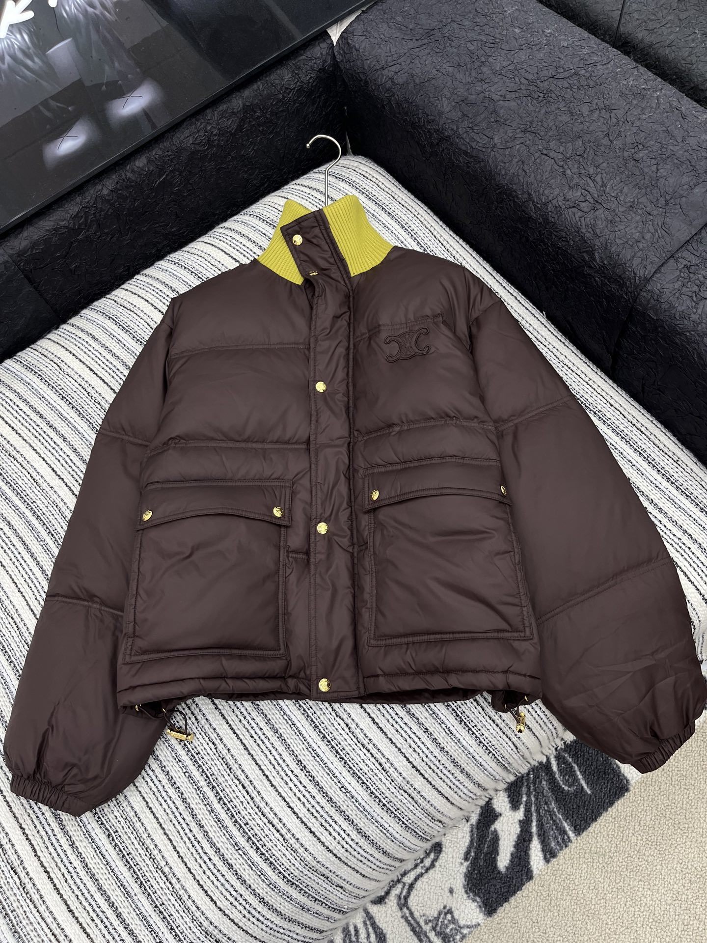 🛒𝐍𝐄𝐖 · 𝟐𝟎𝟐5/爆款现货【原版定制】Celin*|25秋冬撞色针织立领羽绒服外套代购爆款本季超好