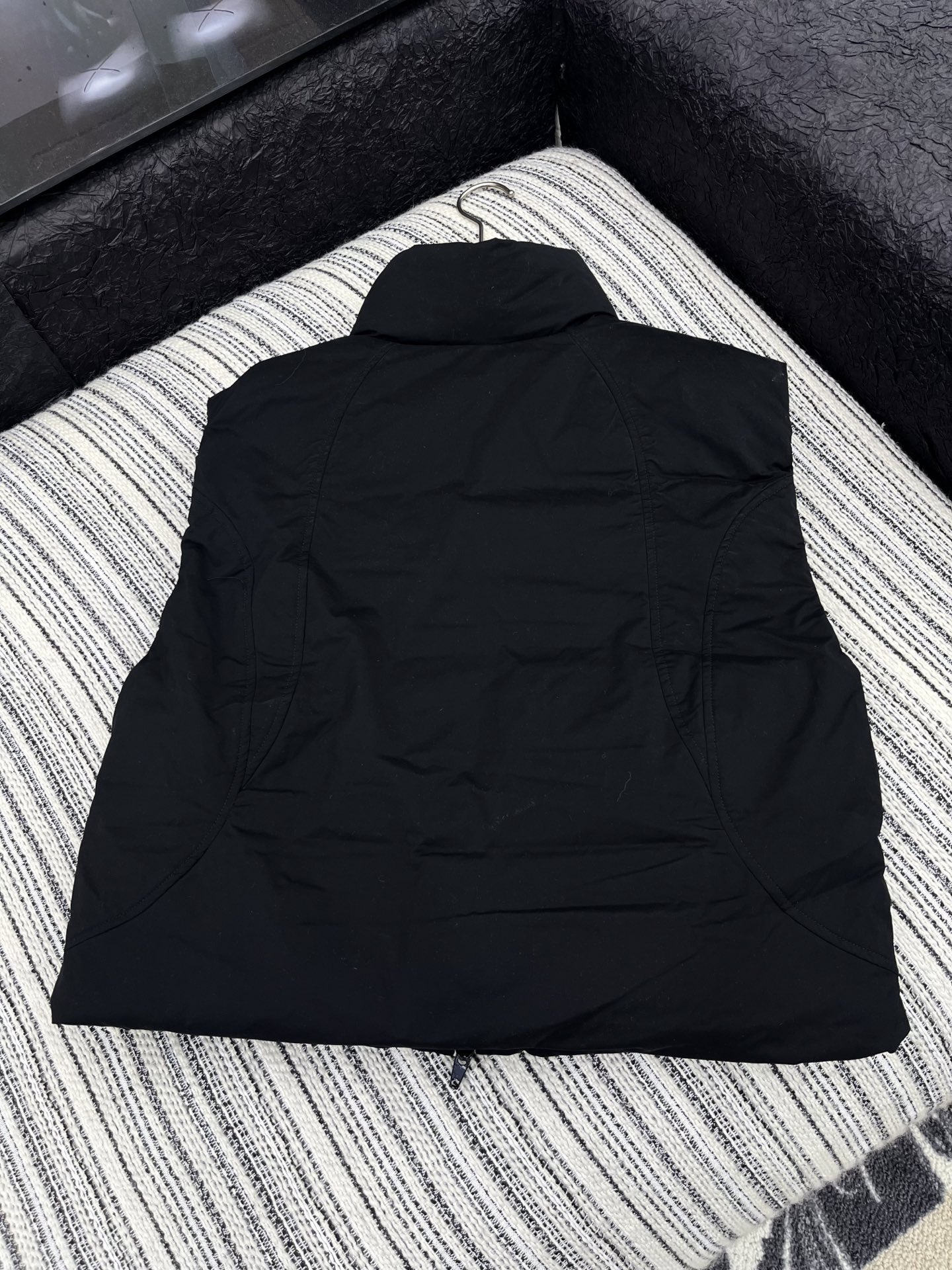 🛒𝐍𝐄𝐖 · 𝟐𝟎𝟐5/爆款现货【原版定制】Alex*｜25秋冬立领羽绒马甲外套代购爆款 非常使用经典的