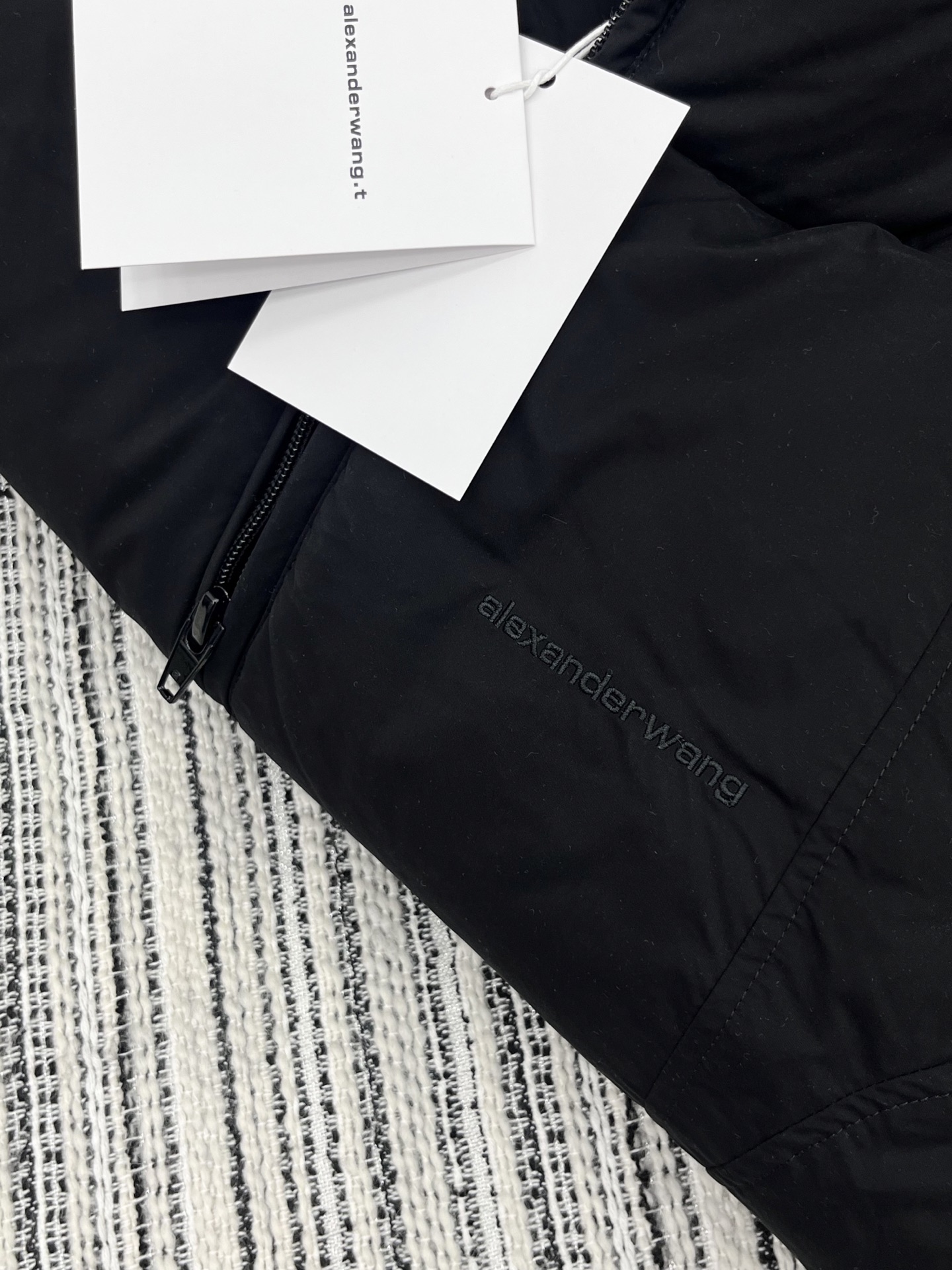 🛒𝐍𝐄𝐖 · 𝟐𝟎𝟐5/爆款现货【原版定制】Alex*｜25秋冬立领羽绒马甲外套代购爆款 非常使用经典的