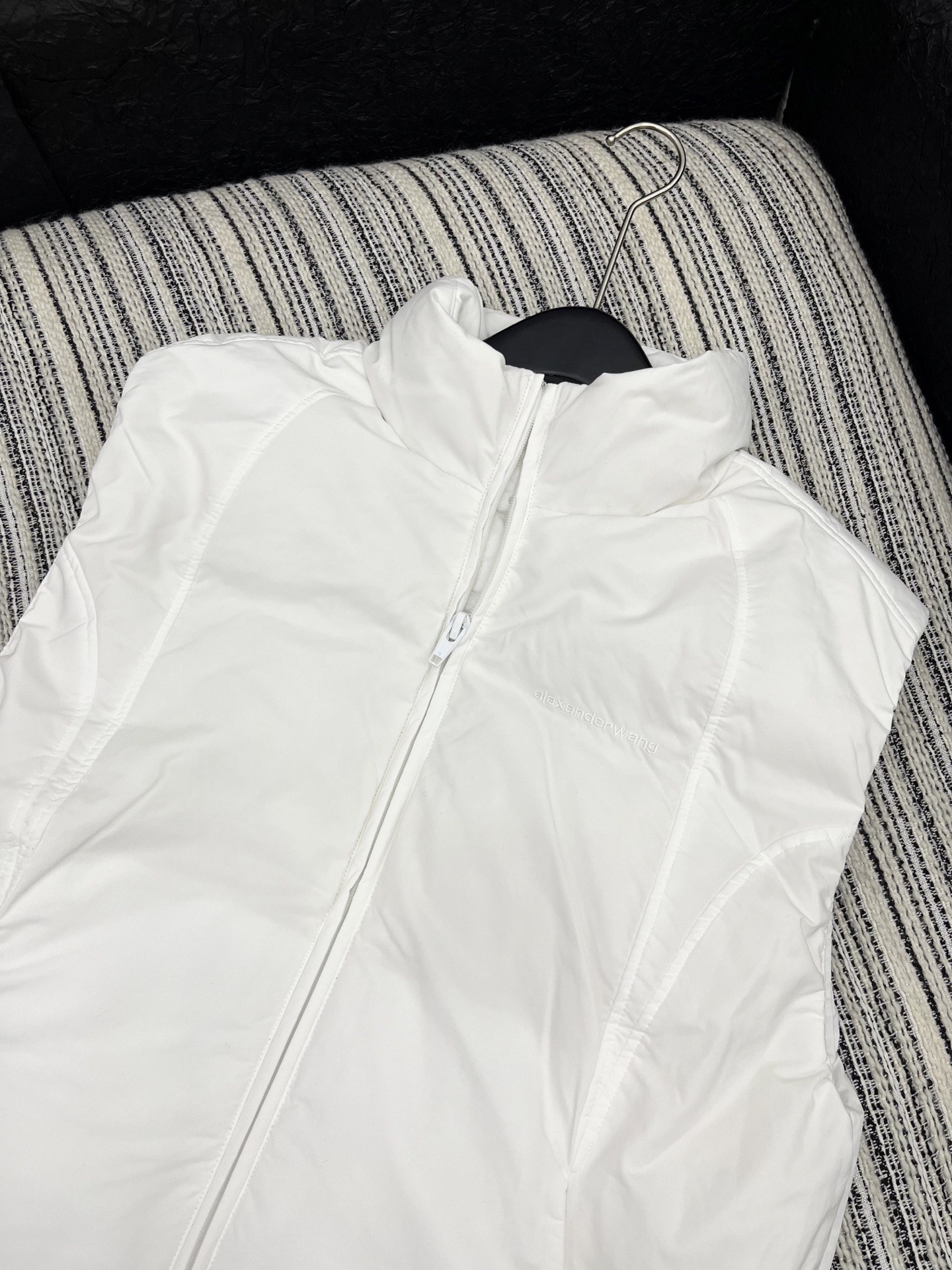 🛒𝐍𝐄𝐖 · 𝟐𝟎𝟐5/爆款现货【原版定制】Alex*｜25秋冬立领羽绒马甲外套代购爆款 非常使用经典的