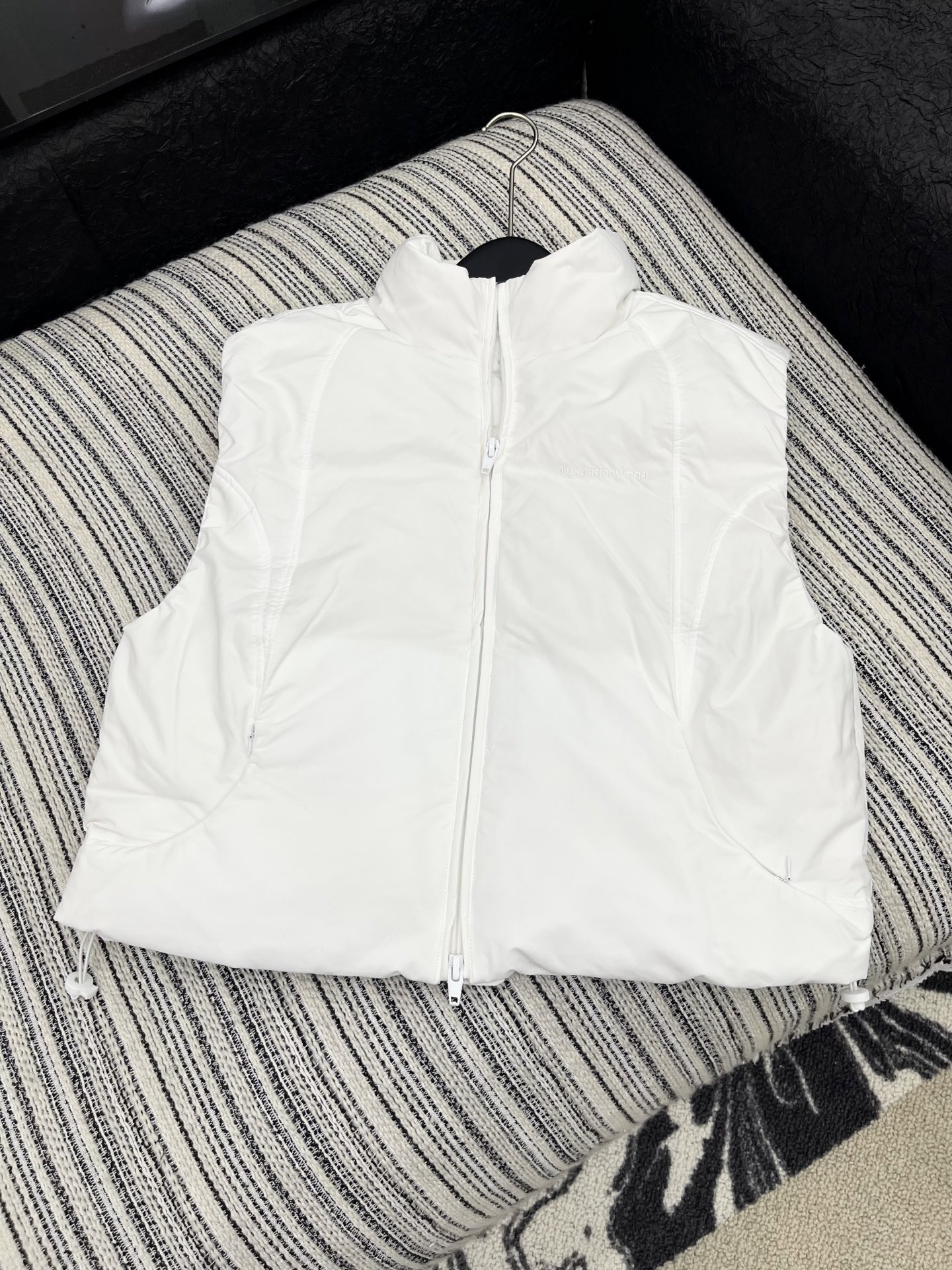 🛒𝐍𝐄𝐖 · 𝟐𝟎𝟐5/爆款现货【原版定制】Alex*｜25秋冬立领羽绒马甲外套代购爆款 非常使用经典的