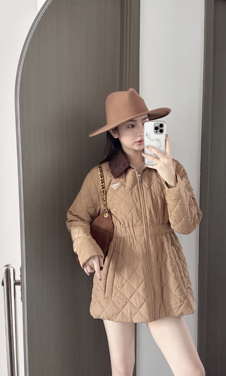 Prada 2025 New Slim Fit Quilted Jacket - Stylish and Comfortable Outerwear