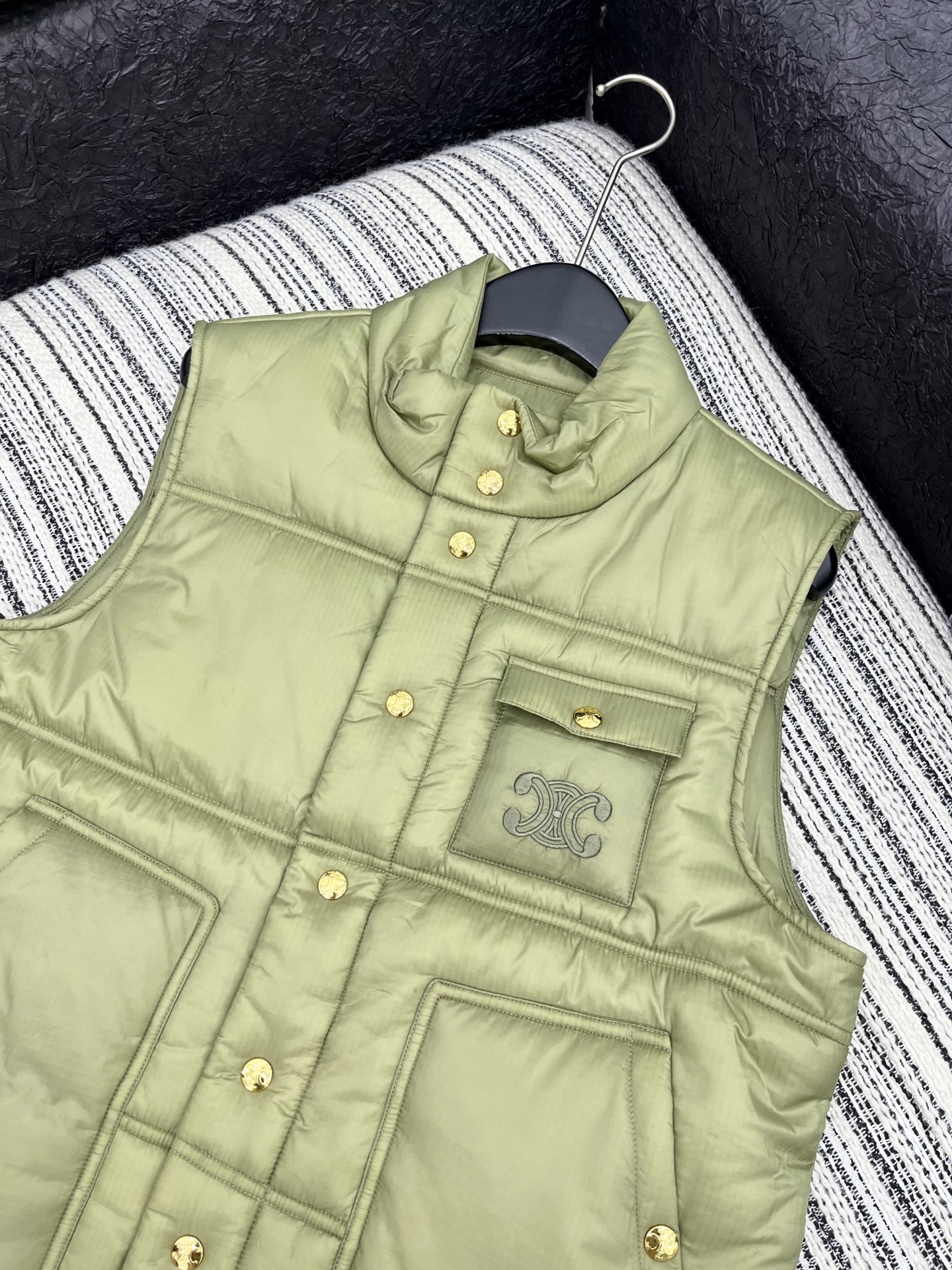 🛒𝐍𝐄𝐖 · 𝟐𝟎𝟐5/爆款现货【原版定制】Celin*｜25秋冬立领羽绒马甲外套代购爆款本季超好看的一