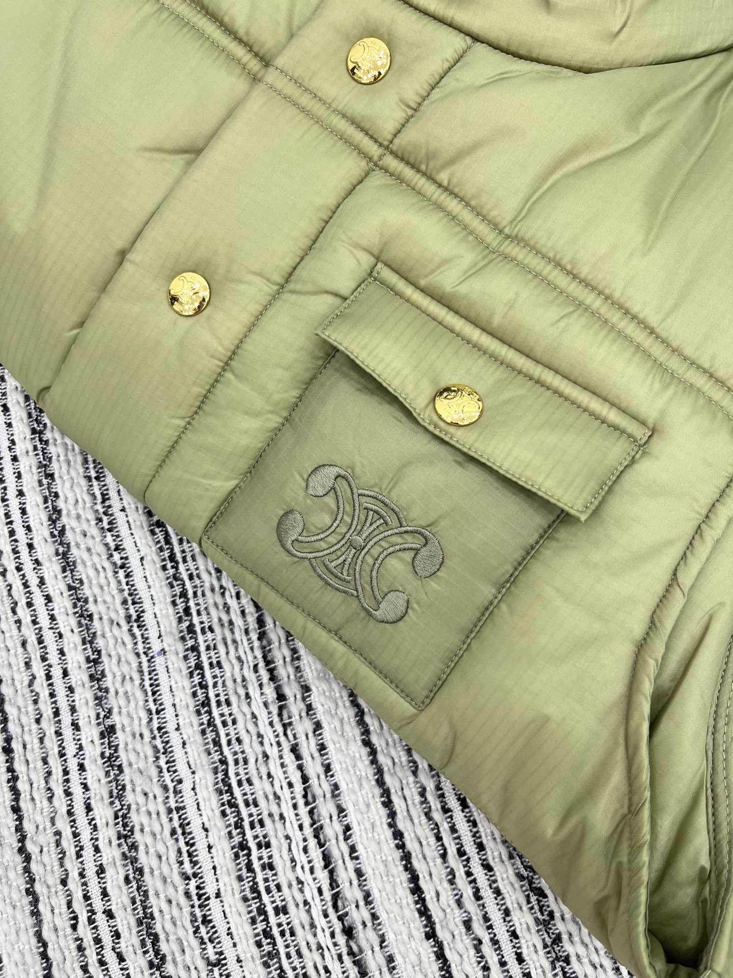 🛒𝐍𝐄𝐖 · 𝟐𝟎𝟐5/爆款现货【原版定制】Celin*｜25秋冬立领羽绒马甲外套代购爆款本季超好看的一