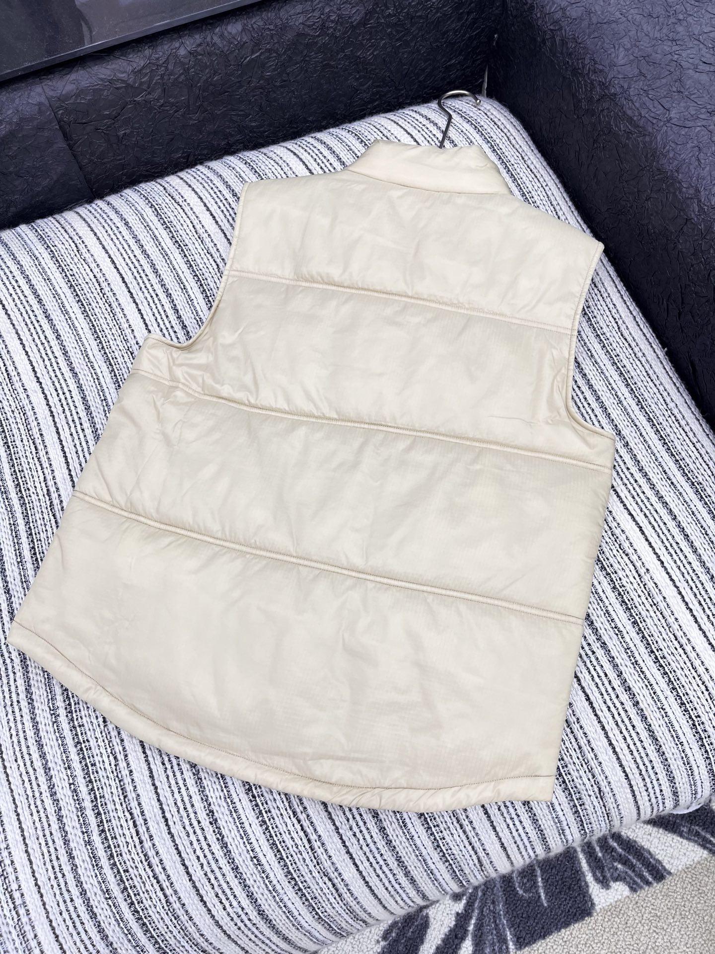 🛒𝐍𝐄𝐖 · 𝟐𝟎𝟐5/爆款现货【原版定制】Celin*｜25秋冬立领羽绒马甲外套代购爆款本季超好看的一