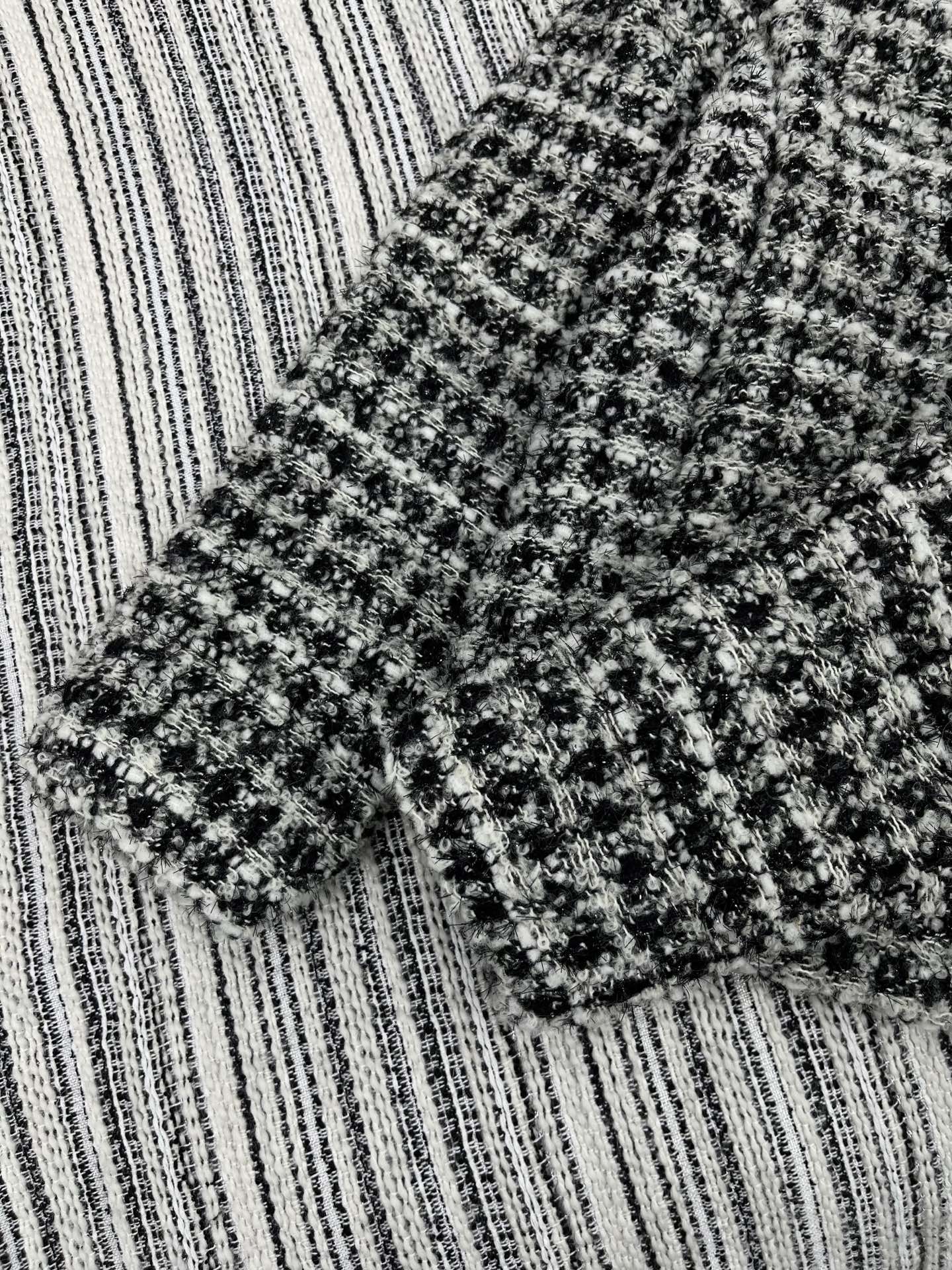 🛒𝐍𝐄𝐖 · 𝟐𝟎𝟐5/爆款现货【原版订制】Mon*｜25秋冬新品可拆卸带帽粗花呢拼接羽绒服外套面包服设