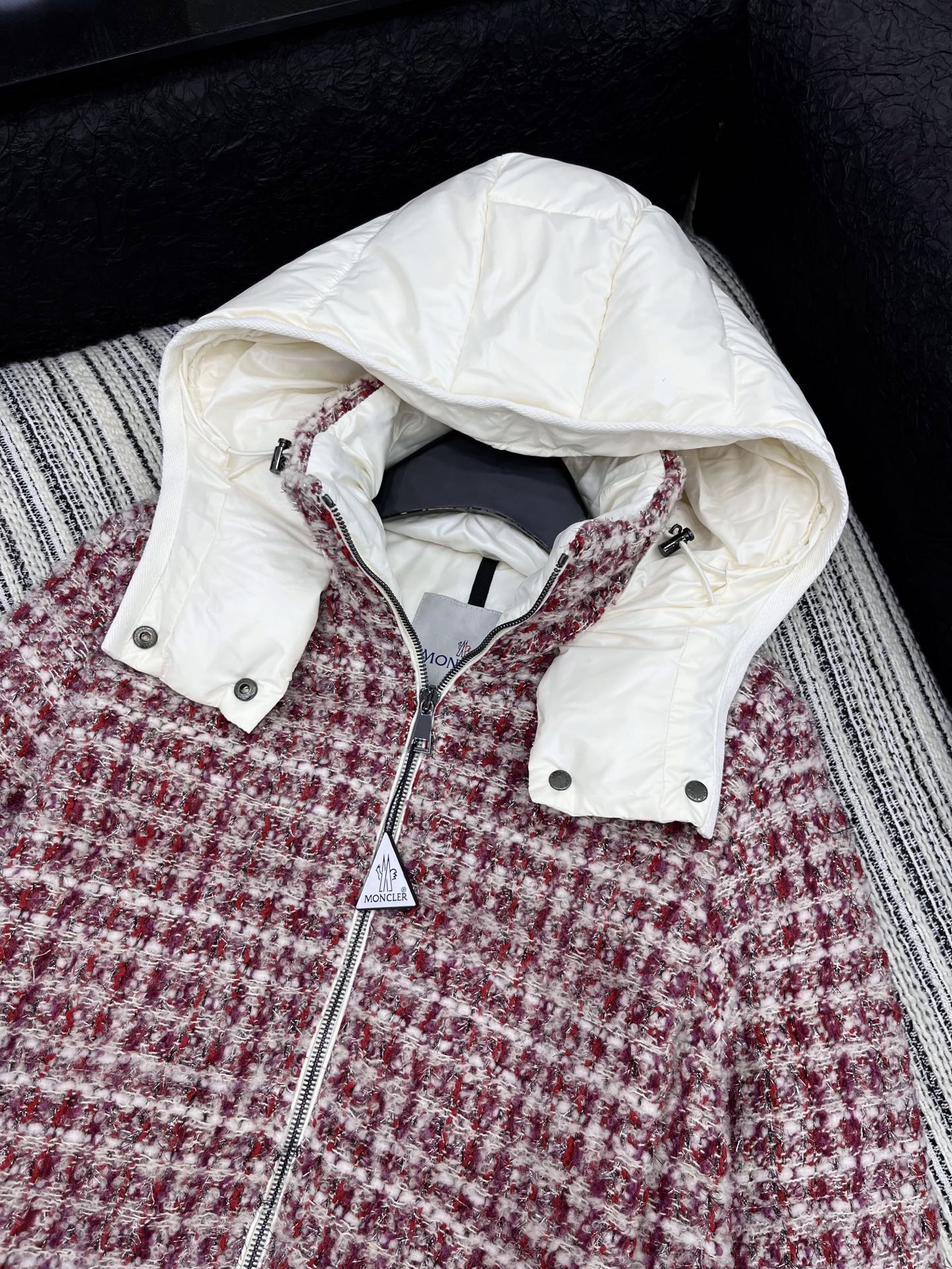 🛒𝐍𝐄𝐖 · 𝟐𝟎𝟐5/爆款现货【原版订制】Mon*｜25秋冬新品可拆卸带帽粗花呢拼接羽绒服外套面包服设