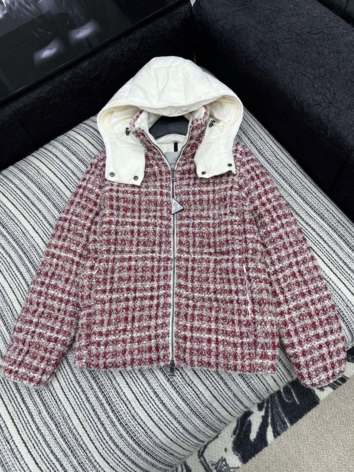 🛒𝐍𝐄𝐖 · 𝟐𝟎𝟐5/爆款现货【原版订制】Mon*｜25秋冬新品可拆卸带帽粗花呢拼接羽绒服外套面包服设