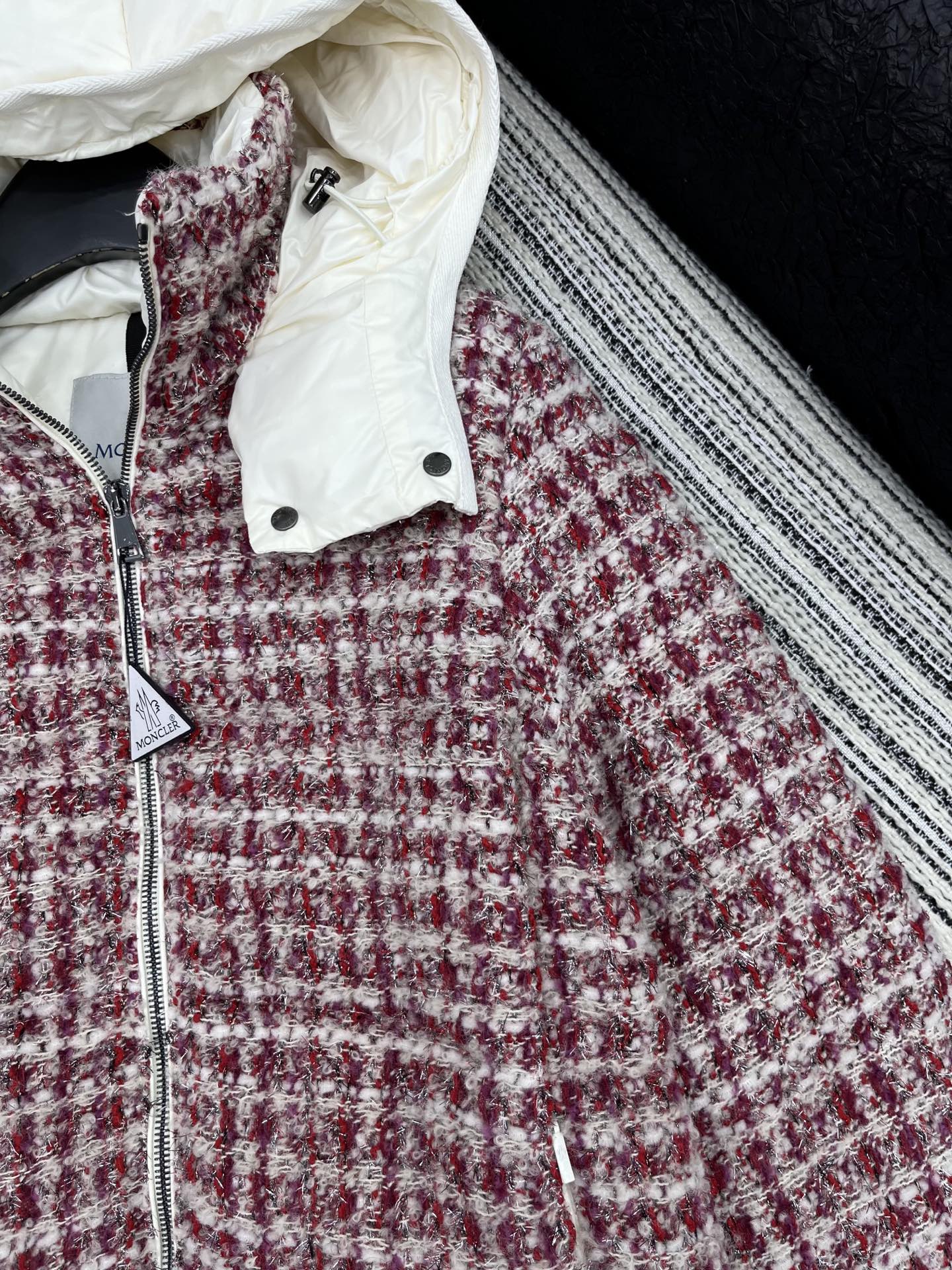 🛒𝐍𝐄𝐖 · 𝟐𝟎𝟐5/爆款现货【原版订制】Mon*｜25秋冬新品可拆卸带帽粗花呢拼接羽绒服外套面包服设