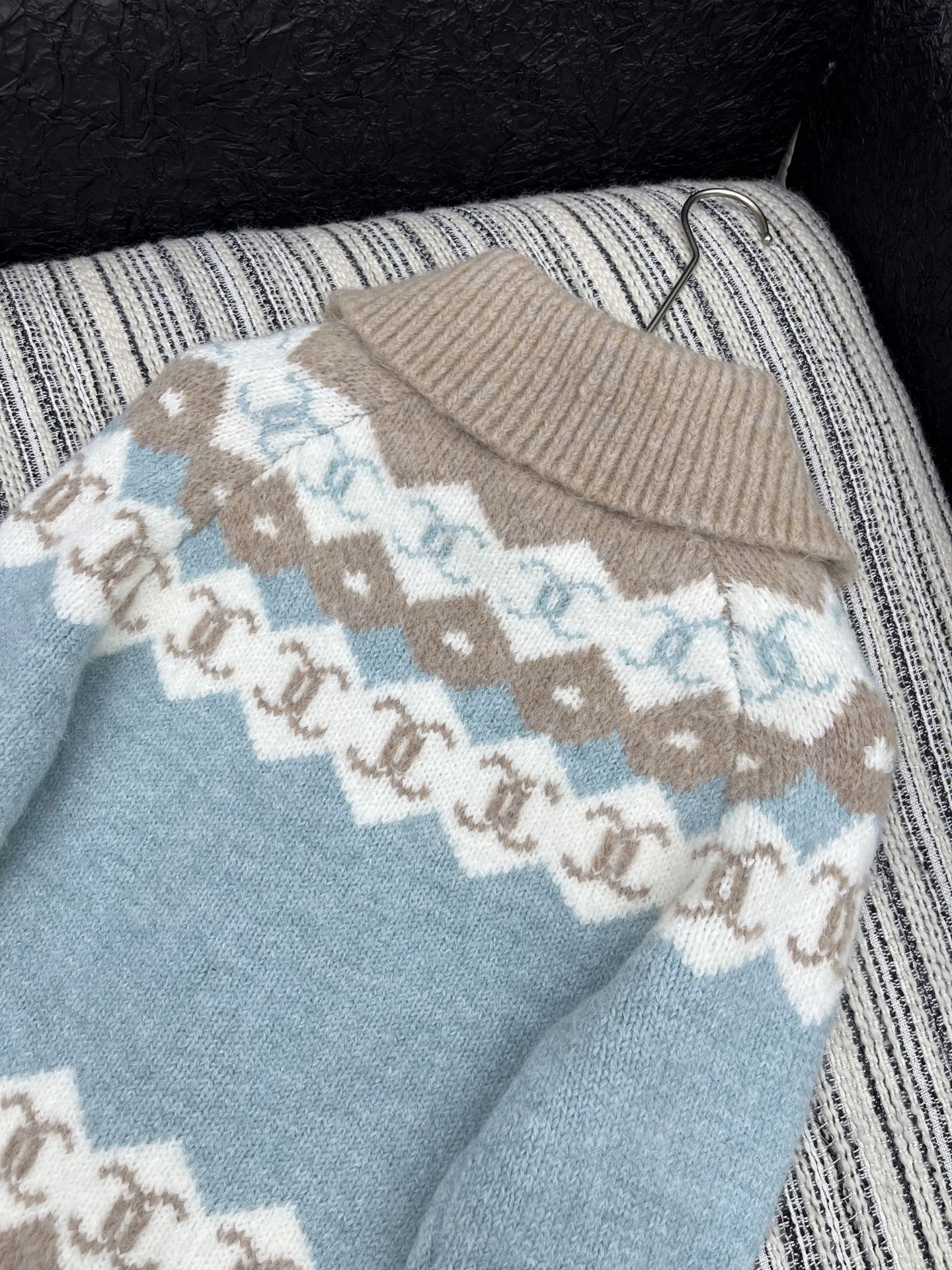 🛒𝐍𝐄𝐖 · 𝟐𝟎𝟐5/爆款现货原单品质 Chan*｜25中古系列重工手双钻C拉链翻领外套独家订制纱线 