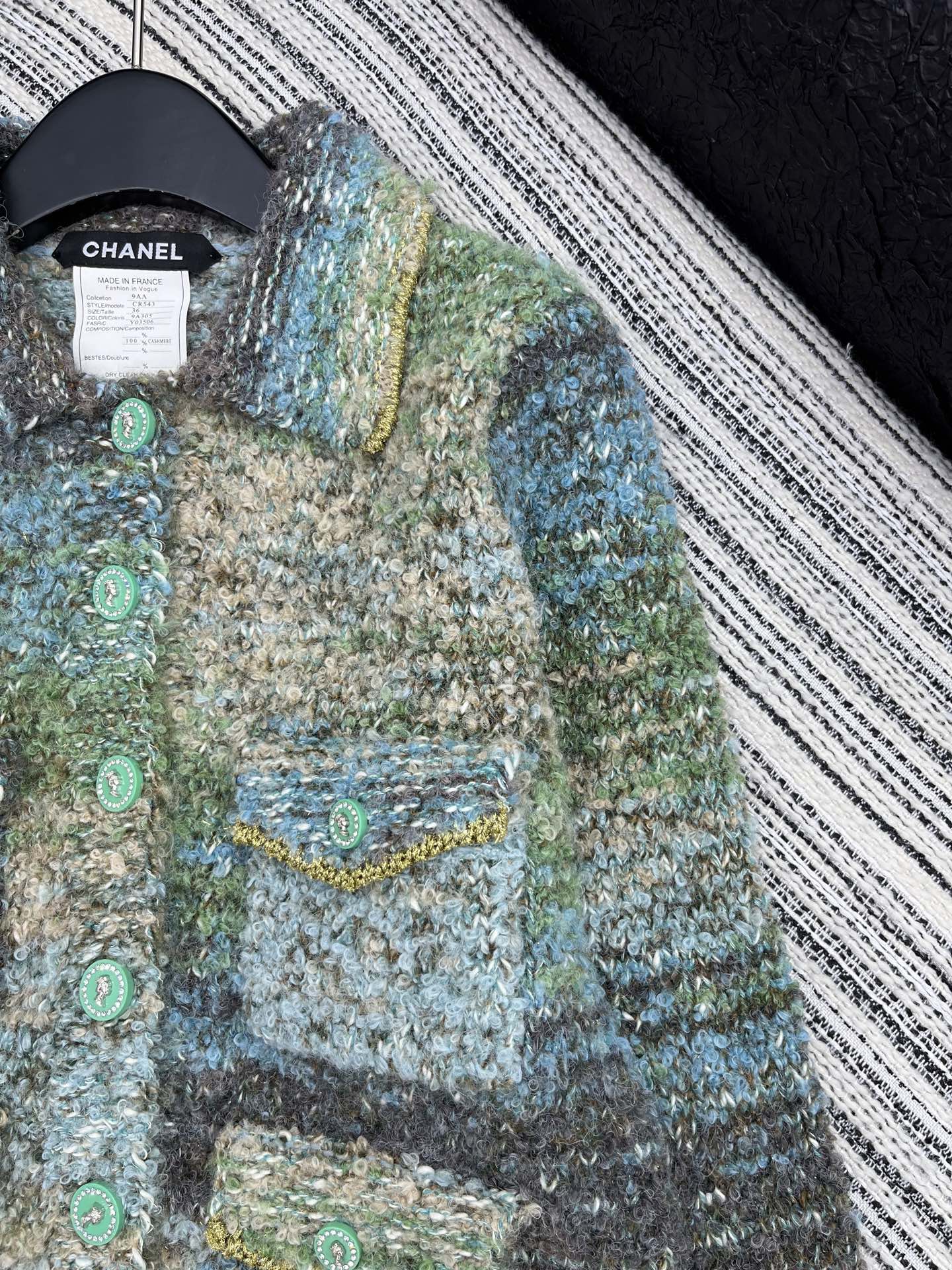 🛒𝐍𝐄𝐖 · 𝟐𝟎𝟐5/爆款现货原单品质 Chan*｜25中古系列手工钻扣翻领外套独家订制纱线 ，撞色设