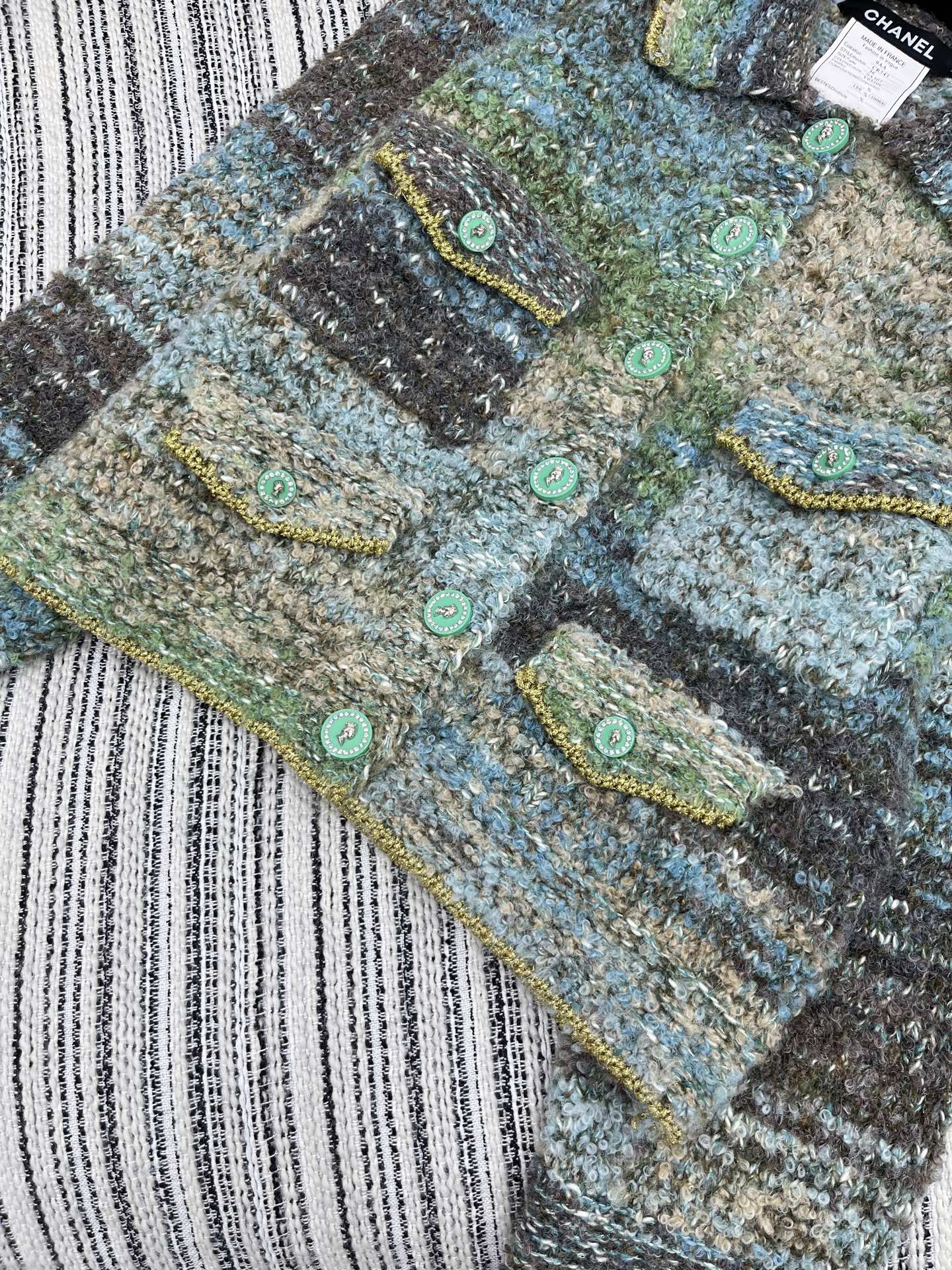 🛒𝐍𝐄𝐖 · 𝟐𝟎𝟐5/爆款现货原单品质 Chan*｜25中古系列手工钻扣翻领外套独家订制纱线 ，撞色设