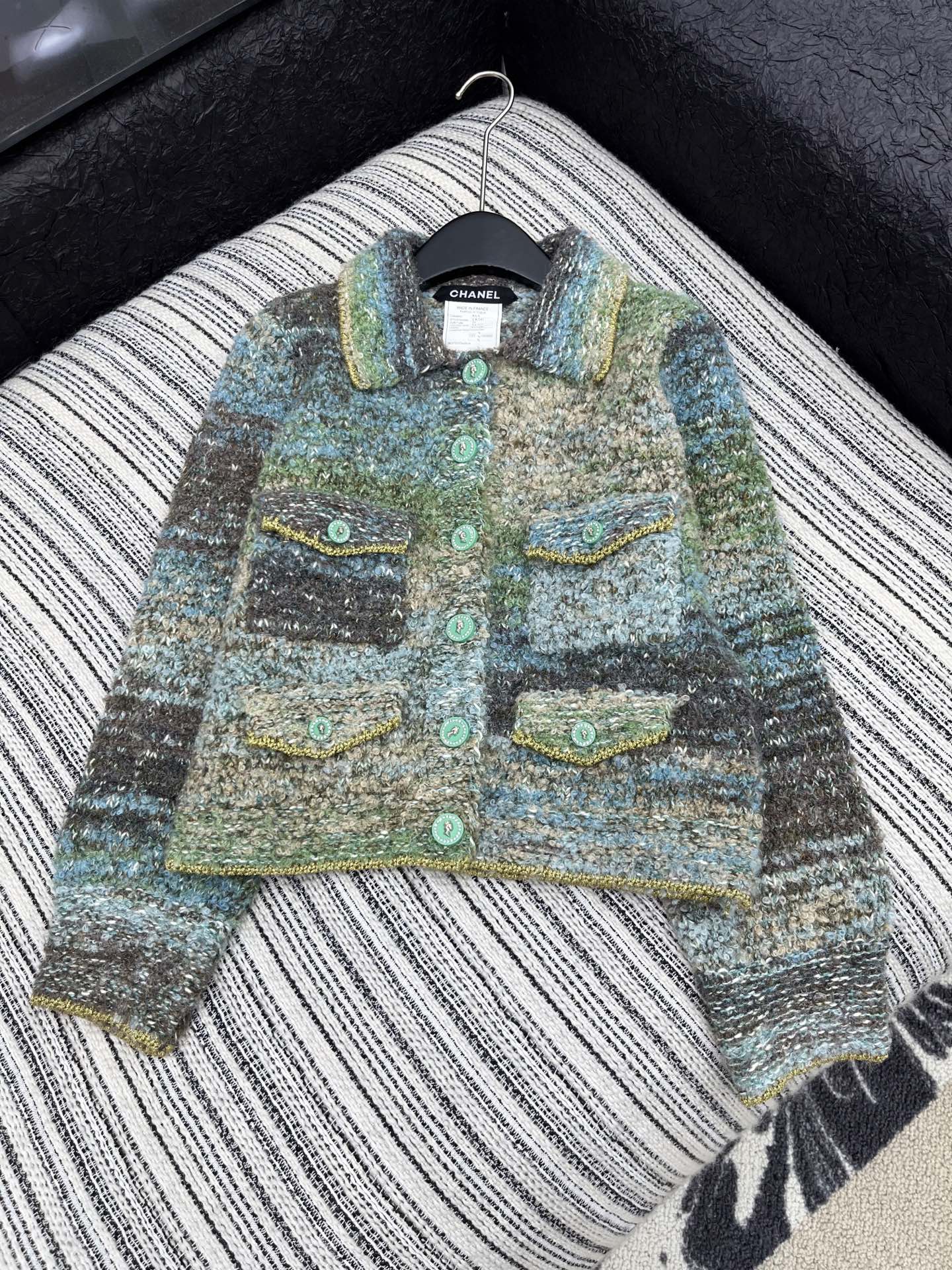 🛒𝐍𝐄𝐖 · 𝟐𝟎𝟐5/爆款现货原单品质 Chan*｜25中古系列手工钻扣翻领外套独家订制纱线 ，撞色设