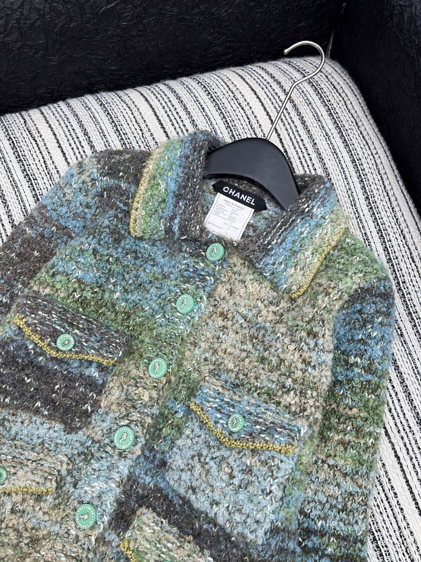 🛒𝐍𝐄𝐖 · 𝟐𝟎𝟐5/爆款现货原单品质 Chan*｜25中古系列手工钻扣翻领外套独家订制纱线 ，撞色设