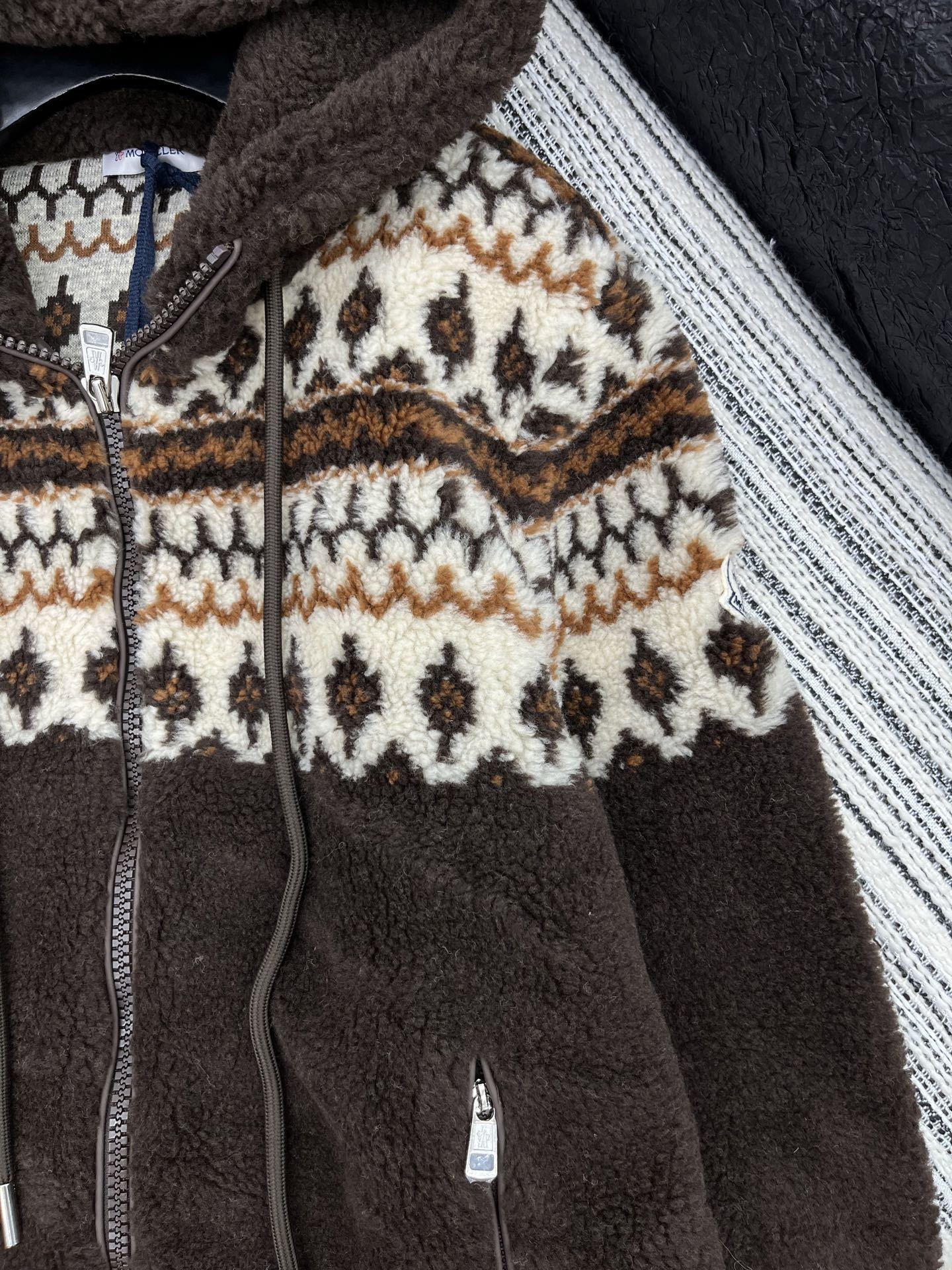 🛒𝐍𝐄𝐖 · 𝟐𝟎𝟐5/爆款现货原单品质 Mon*|25新款羊羔毛带帽拉链外套爆单款 气质女神必入 订制