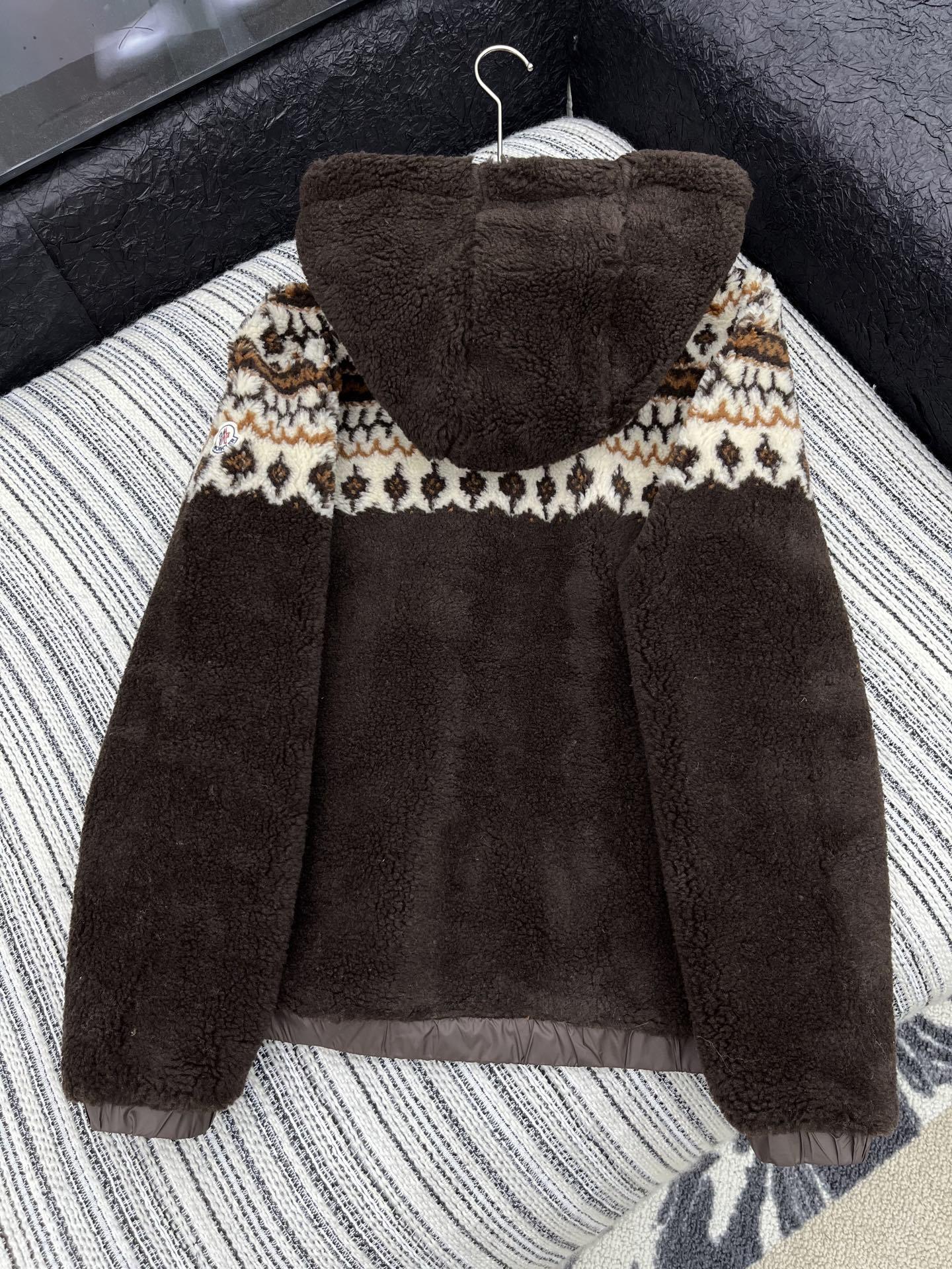 🛒𝐍𝐄𝐖 · 𝟐𝟎𝟐5/爆款现货原单品质 Mon*|25新款羊羔毛带帽拉链外套爆单款 气质女神必入 订制