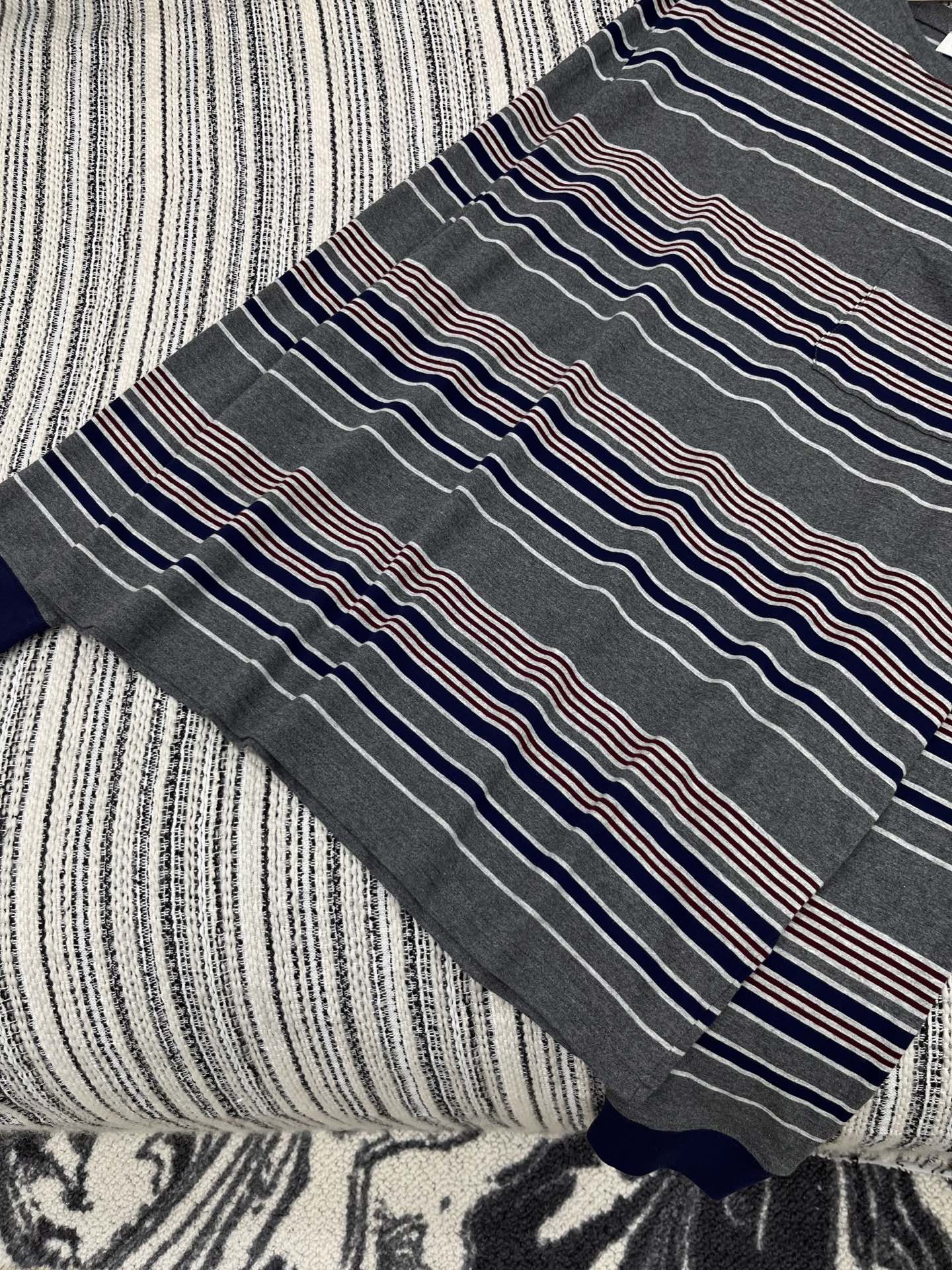 🛒𝐍𝐄𝐖 · 𝟐𝟎𝟐5/爆款现货【原版定制】Miu Mi*｜精致撞色贴标长袖T恤高订面料 亲肤透气舒适标