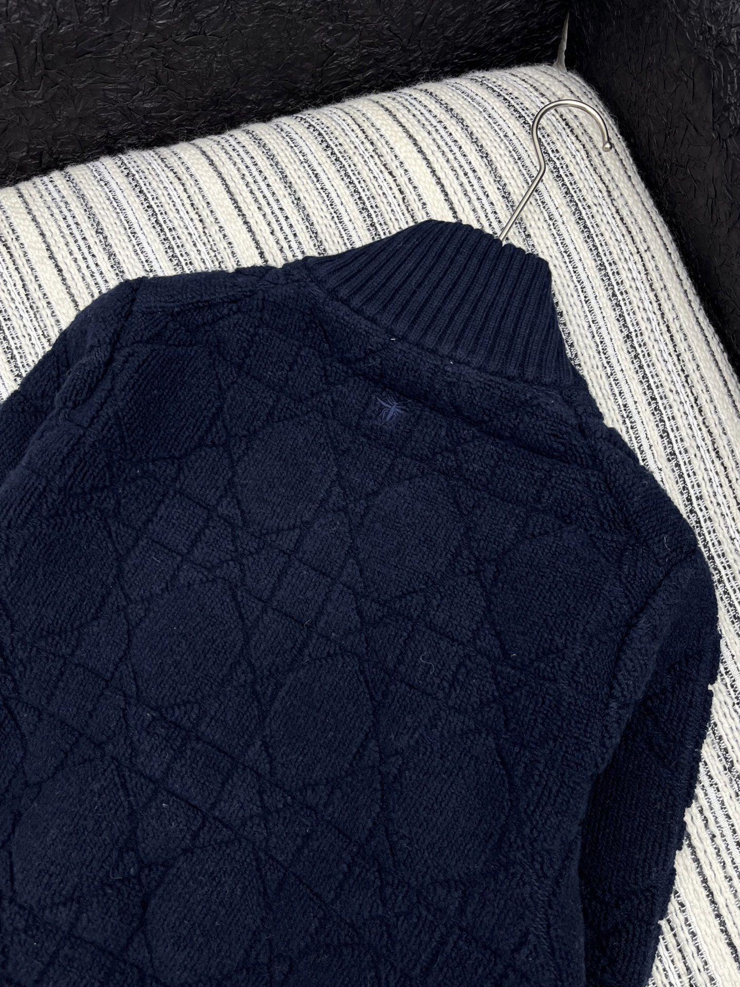 🛒𝐍𝐄𝐖 · 𝟐𝟎𝟐5/爆款现货原单品质 Dio*|25新品立领针织外套精致常规版型上身巨显瘦!定制重工