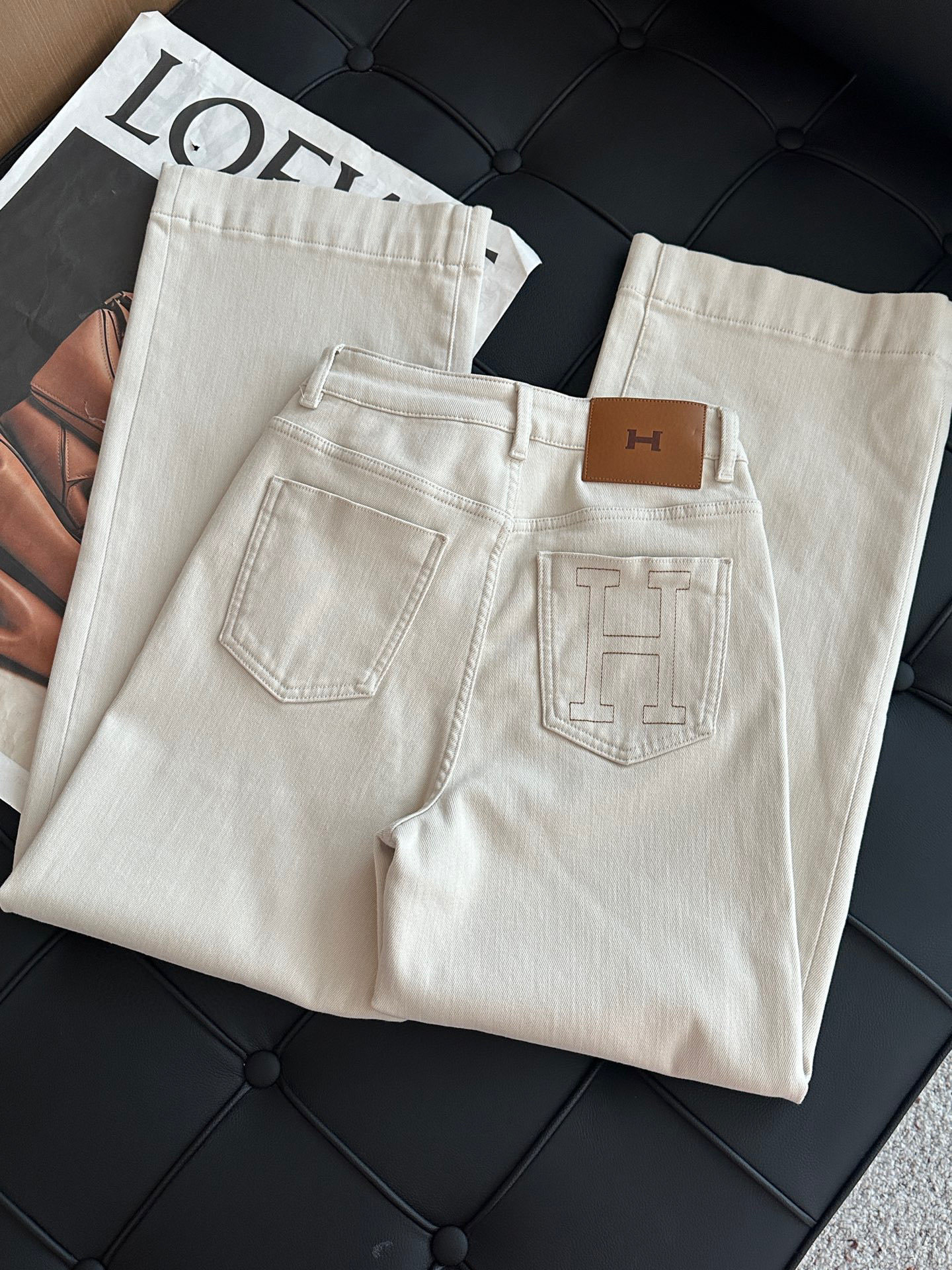 🛒𝐍𝐄𝐖 · 𝟐𝟎𝟐5/爆款现货设计师原创|25新款加绒直筒牛仔裤订制配件 色系搭配非常好看,瘦身设计,