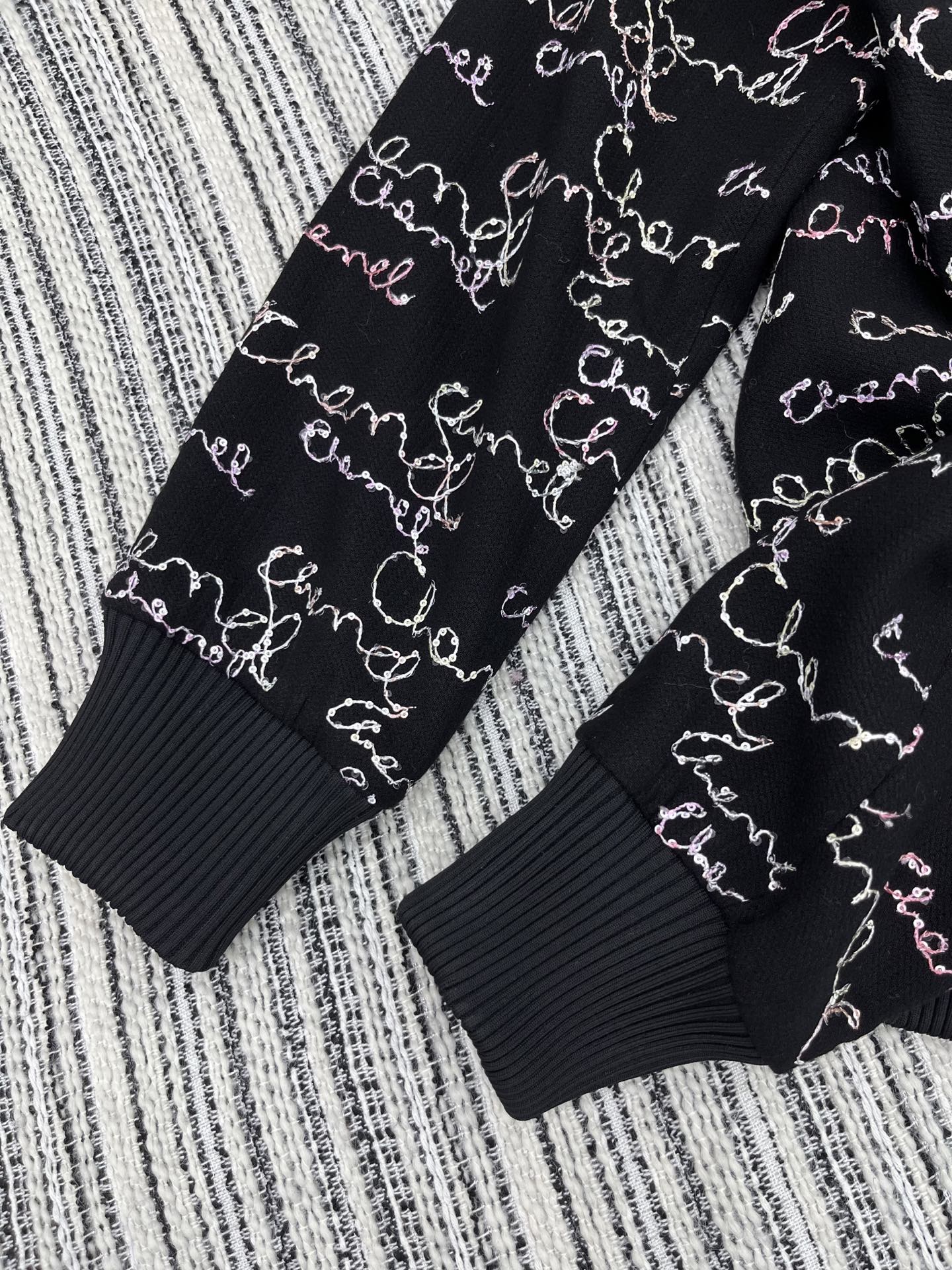 🛒𝐍𝐄𝐖 · 𝟐𝟎𝟐5/爆款原单品质 Chane* ｜2025新品手工坊系列珠片盘花刺绣外套 系列款定制