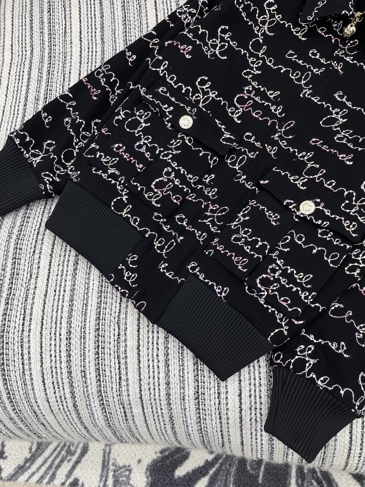 🛒𝐍𝐄𝐖 · 𝟐𝟎𝟐5/爆款原单品质 Chane* ｜2025新品手工坊系列珠片盘花刺绣外套 系列款定制