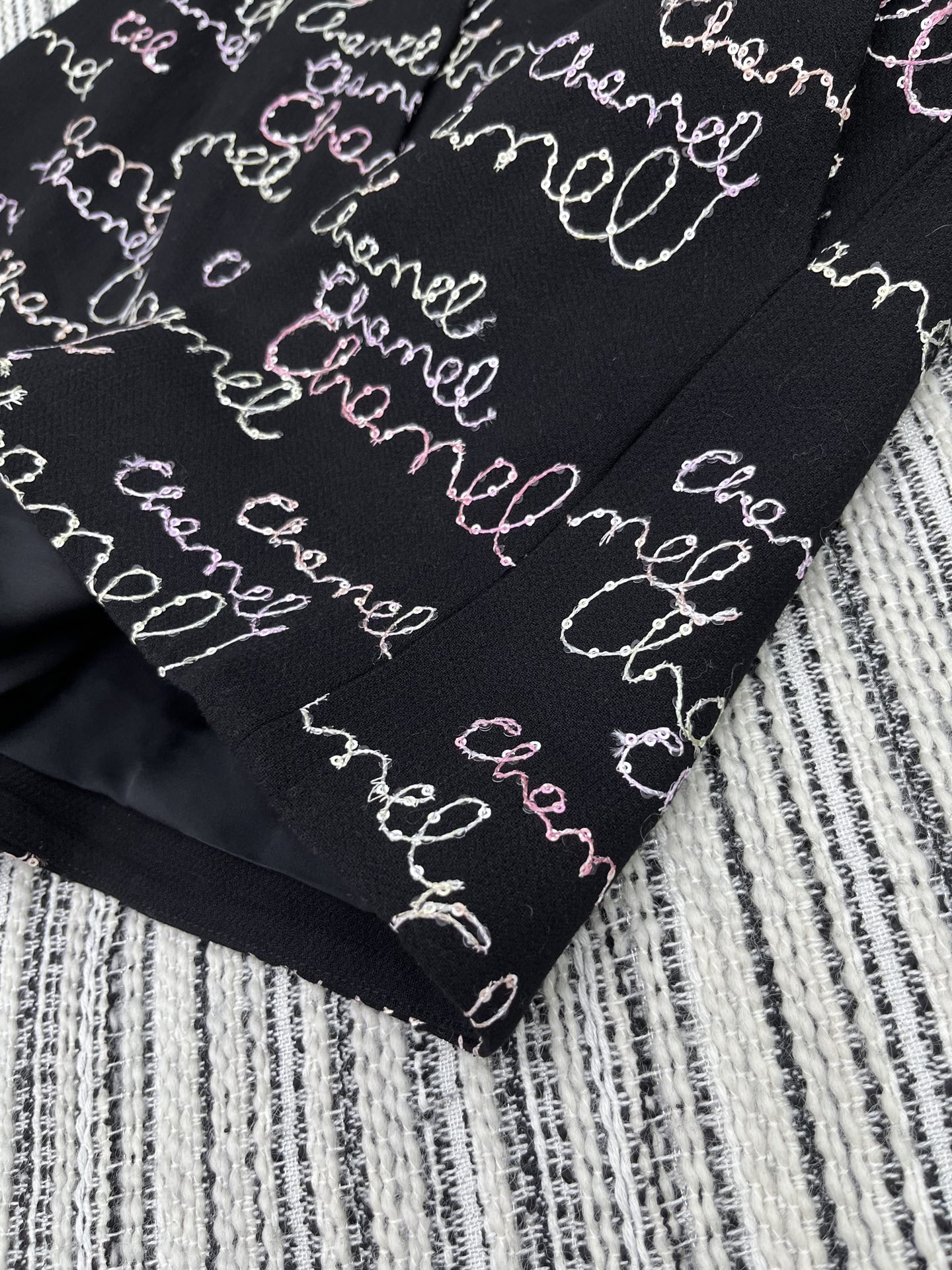 🛒𝐍𝐄𝐖 · 𝟐𝟎𝟐5/爆款原单品质 Chane* ｜2025新品手工坊系列珠片盘花刺绣短裤 系列款定制