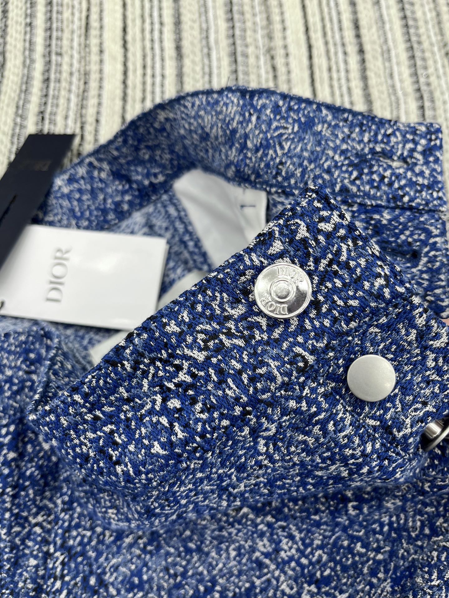 🛒𝐍𝐄𝐖 · 𝟐𝟎𝟐5/爆款现货【原版定制】 Dio*｜2025新款渐变混色工装式牛仔裤利落剪裁勾勒身形