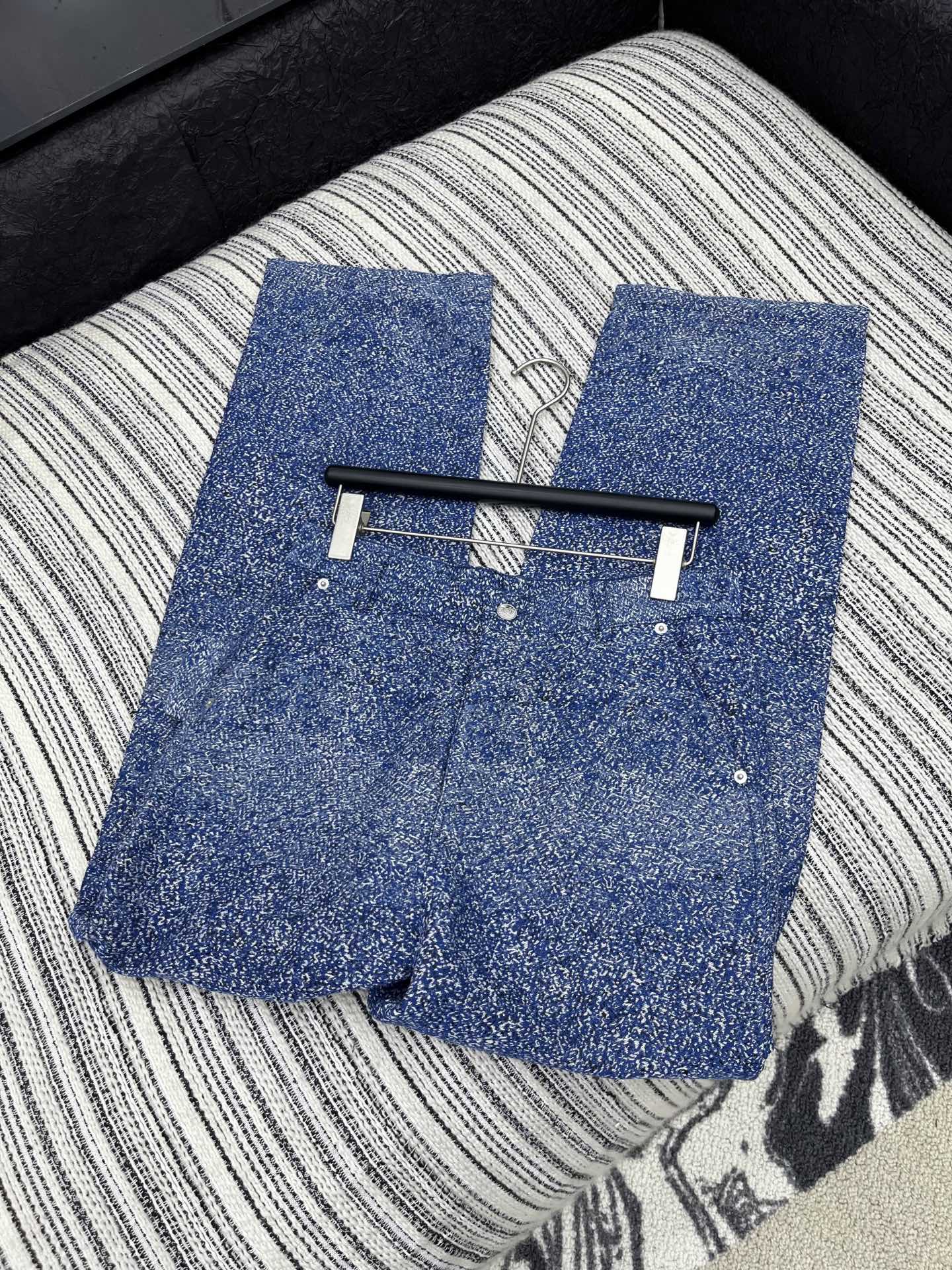 🛒𝐍𝐄𝐖 · 𝟐𝟎𝟐5/爆款现货【原版定制】 Dio*｜2025新款渐变混色工装式牛仔裤利落剪裁勾勒身形