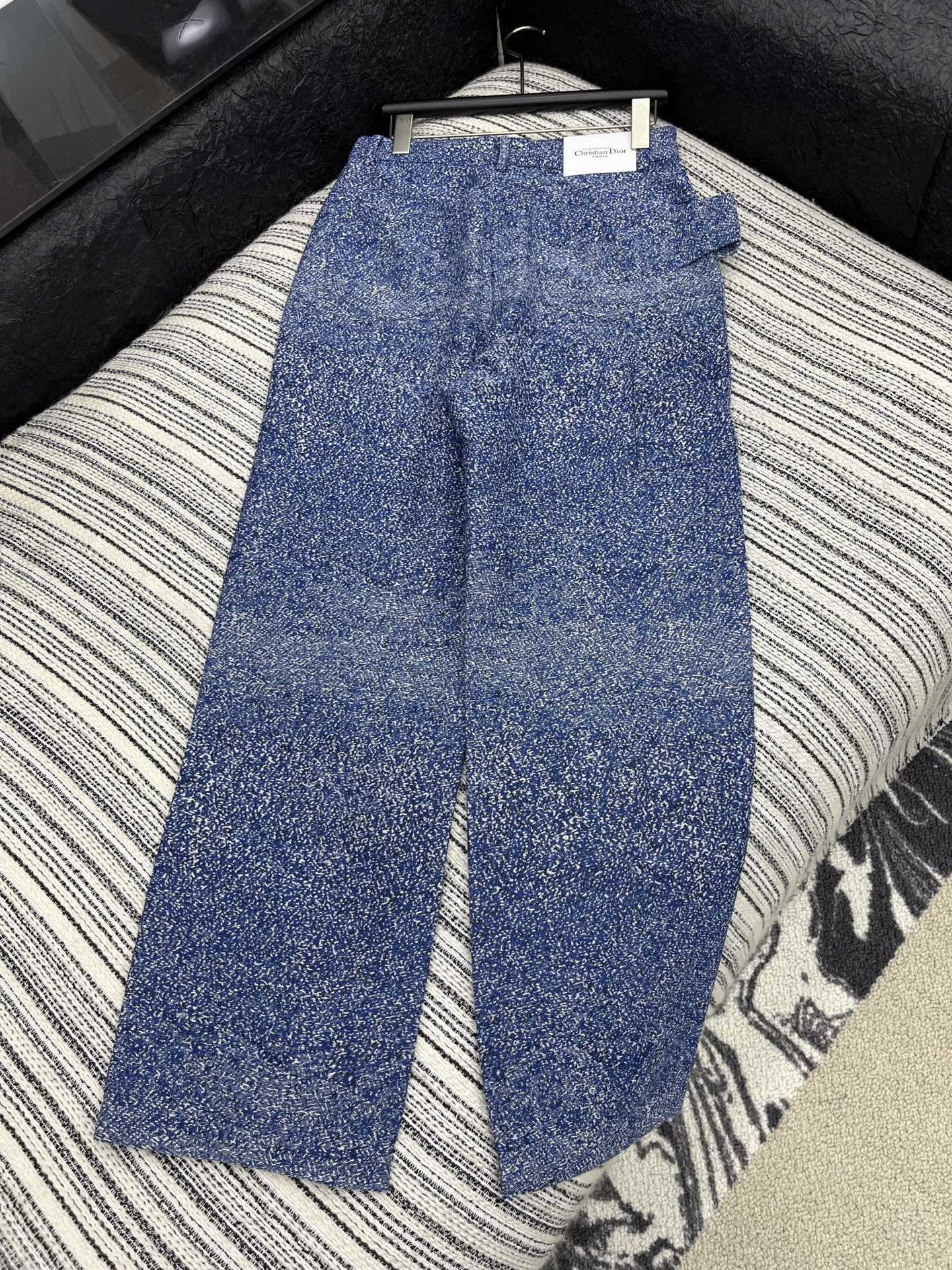 🛒𝐍𝐄𝐖 · 𝟐𝟎𝟐5/爆款现货【原版定制】 Dio*｜2025新款渐变混色工装式牛仔裤利落剪裁勾勒身形