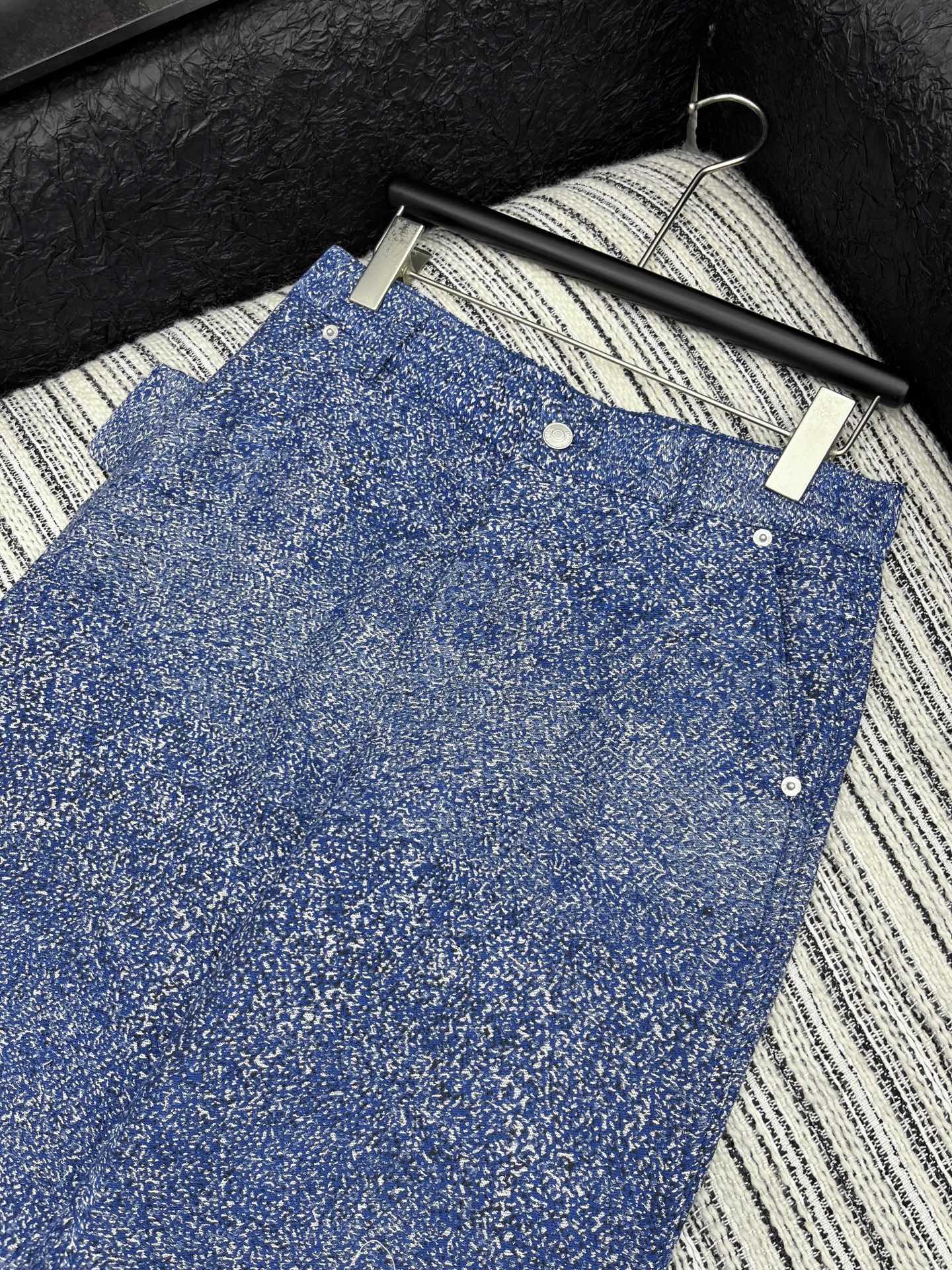 🛒𝐍𝐄𝐖 · 𝟐𝟎𝟐5/爆款现货【原版定制】 Dio*｜2025新款渐变混色工装式牛仔裤利落剪裁勾勒身形