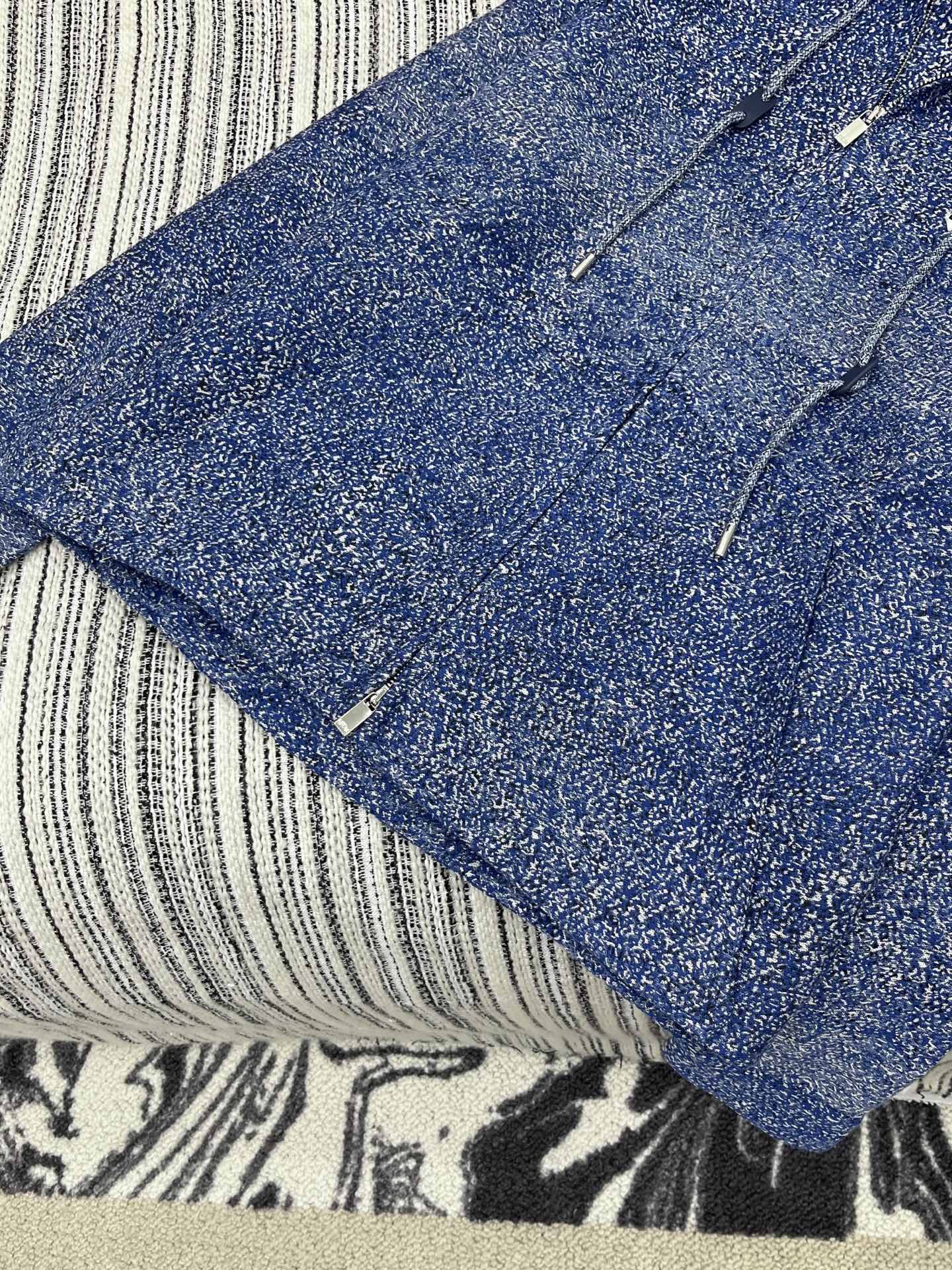 🛒𝐍𝐄𝐖 · 𝟐𝟎𝟐5/爆款现货【原版定制】 Dio*｜2025新款渐变混色廓形带帽外套利落剪裁勾勒身形