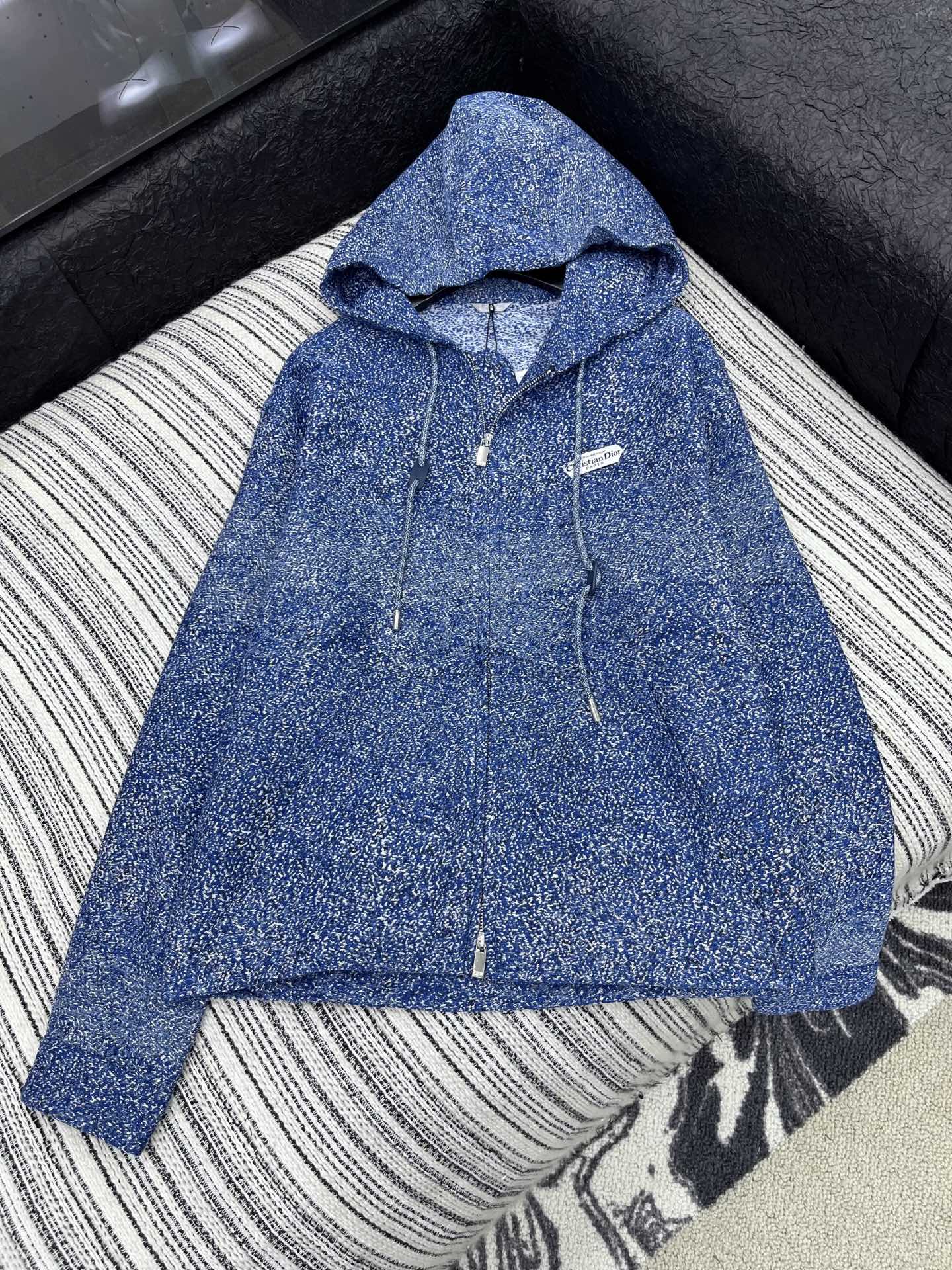 🛒𝐍𝐄𝐖 · 𝟐𝟎𝟐5/爆款现货【原版定制】 Dio*｜2025新款渐变混色廓形带帽外套利落剪裁勾勒身形