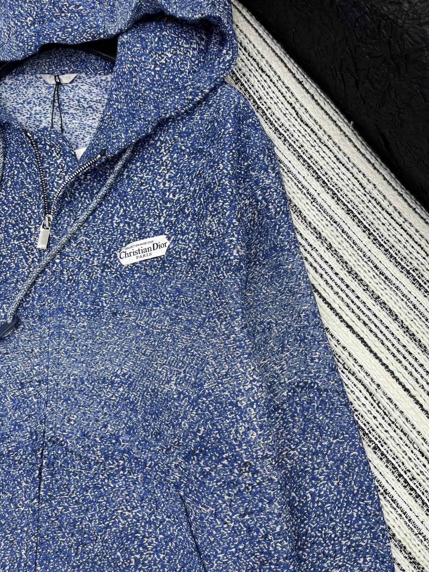 🛒𝐍𝐄𝐖 · 𝟐𝟎𝟐5/爆款现货【原版定制】 Dio*｜2025新款渐变混色廓形带帽外套利落剪裁勾勒身形