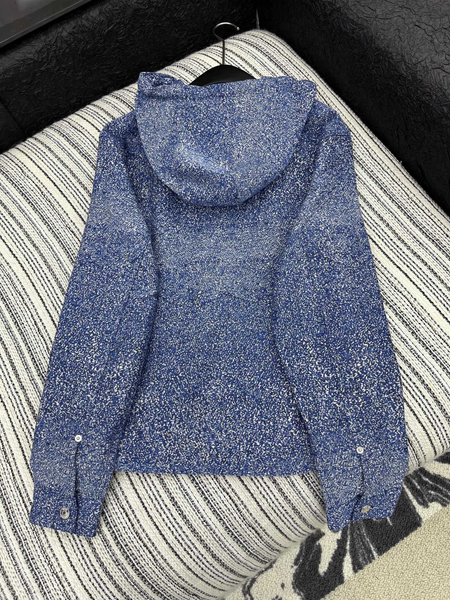 🛒𝐍𝐄𝐖 · 𝟐𝟎𝟐5/爆款现货【原版定制】 Dio*｜2025新款渐变混色廓形带帽外套利落剪裁勾勒身形