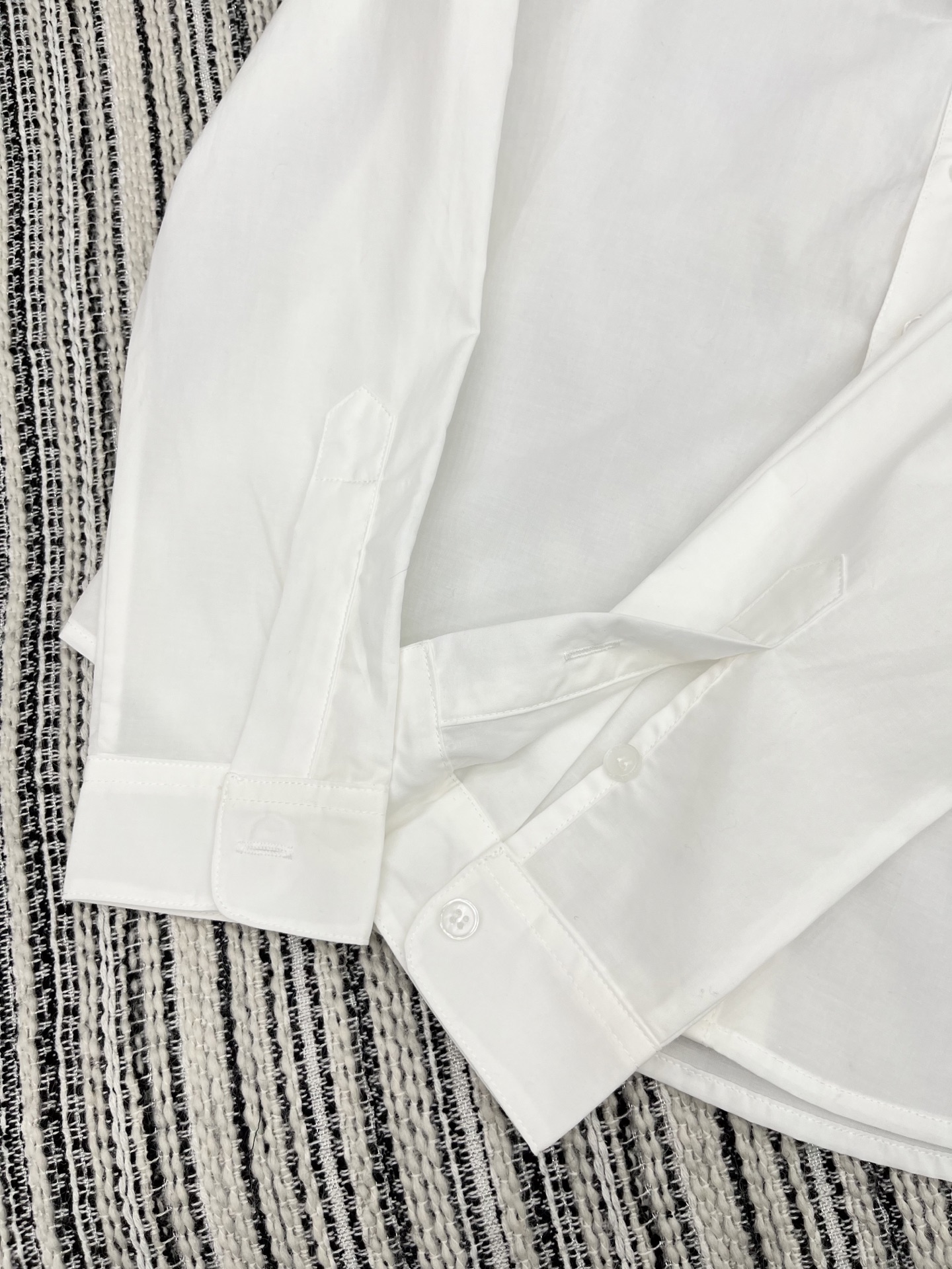 🛒𝐍𝐄𝐖 · 𝟐𝟎𝟐5/爆款现货【原版定制】Celin*｜25新款翻边风琴褶娃娃领纯色衬衫百搭高级 定制