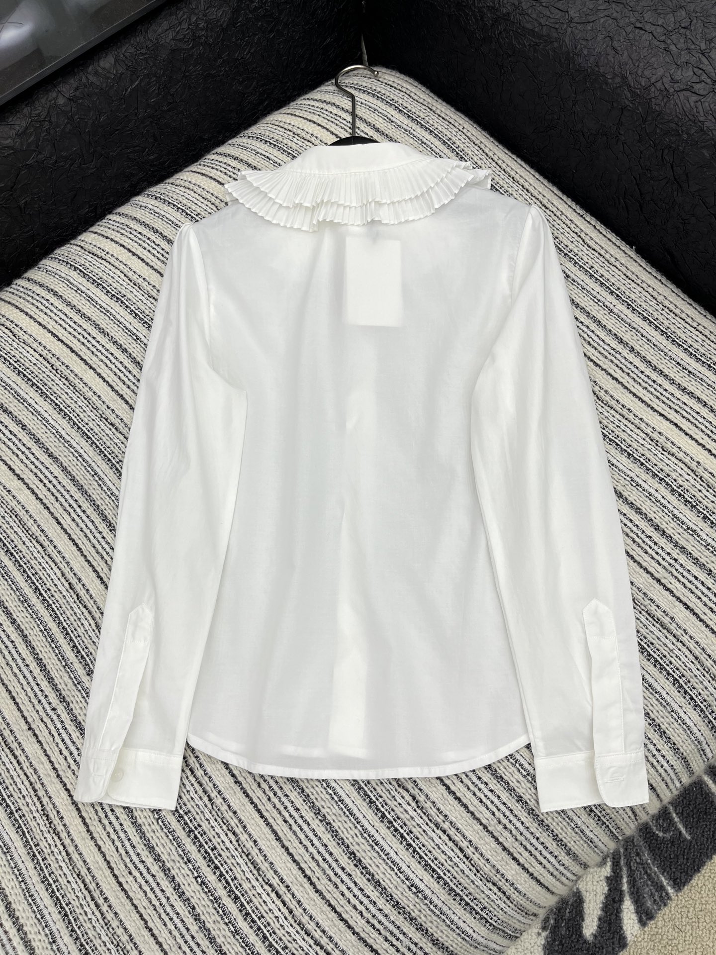 🛒𝐍𝐄𝐖 · 𝟐𝟎𝟐5/爆款现货【原版定制】Celin*｜25新款翻边风琴褶娃娃领纯色衬衫百搭高级 定制