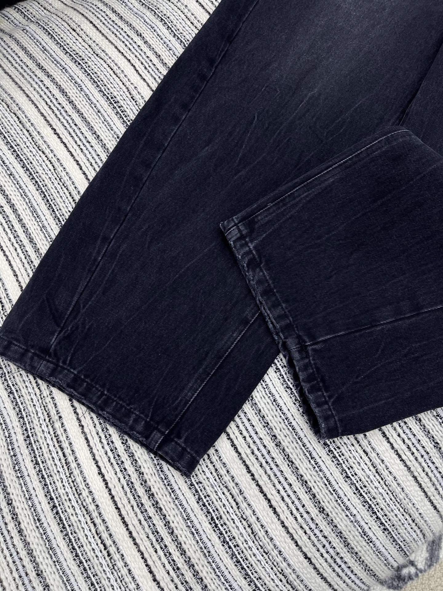 🛒𝐍𝐄𝐖 · 𝟐𝟎𝟐4/爆款现货【原版定制】Alex*｜大王家经典烫钻阔腿牛仔裤潮版奢侈品最新的版型 订