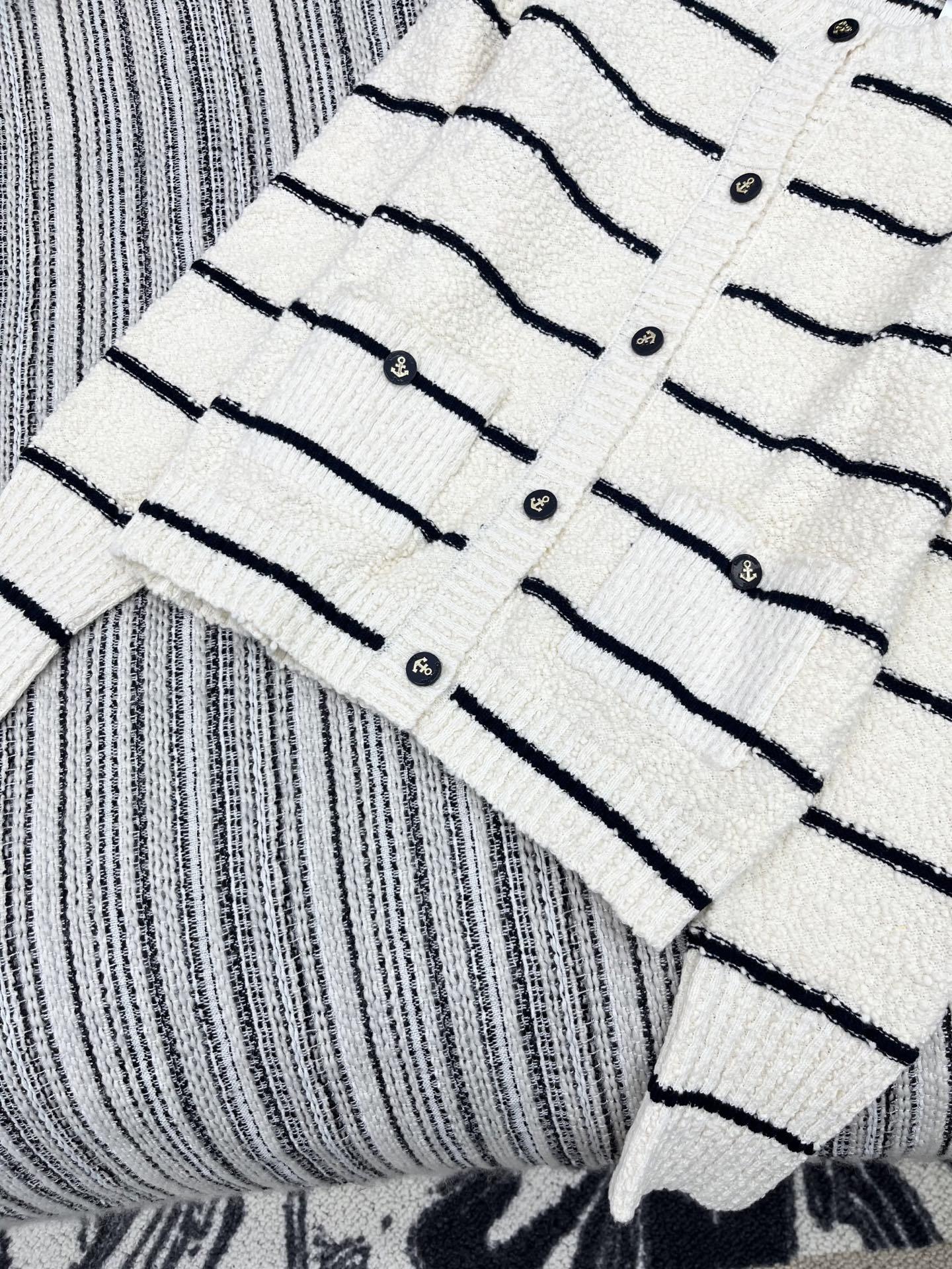 🛒𝐍𝐄𝐖 · 𝟐𝟎𝟐5/爆款现货原单品质 Dio*|25新品刺绣针织开衫精致常规版型上身巨显瘦!定制重工