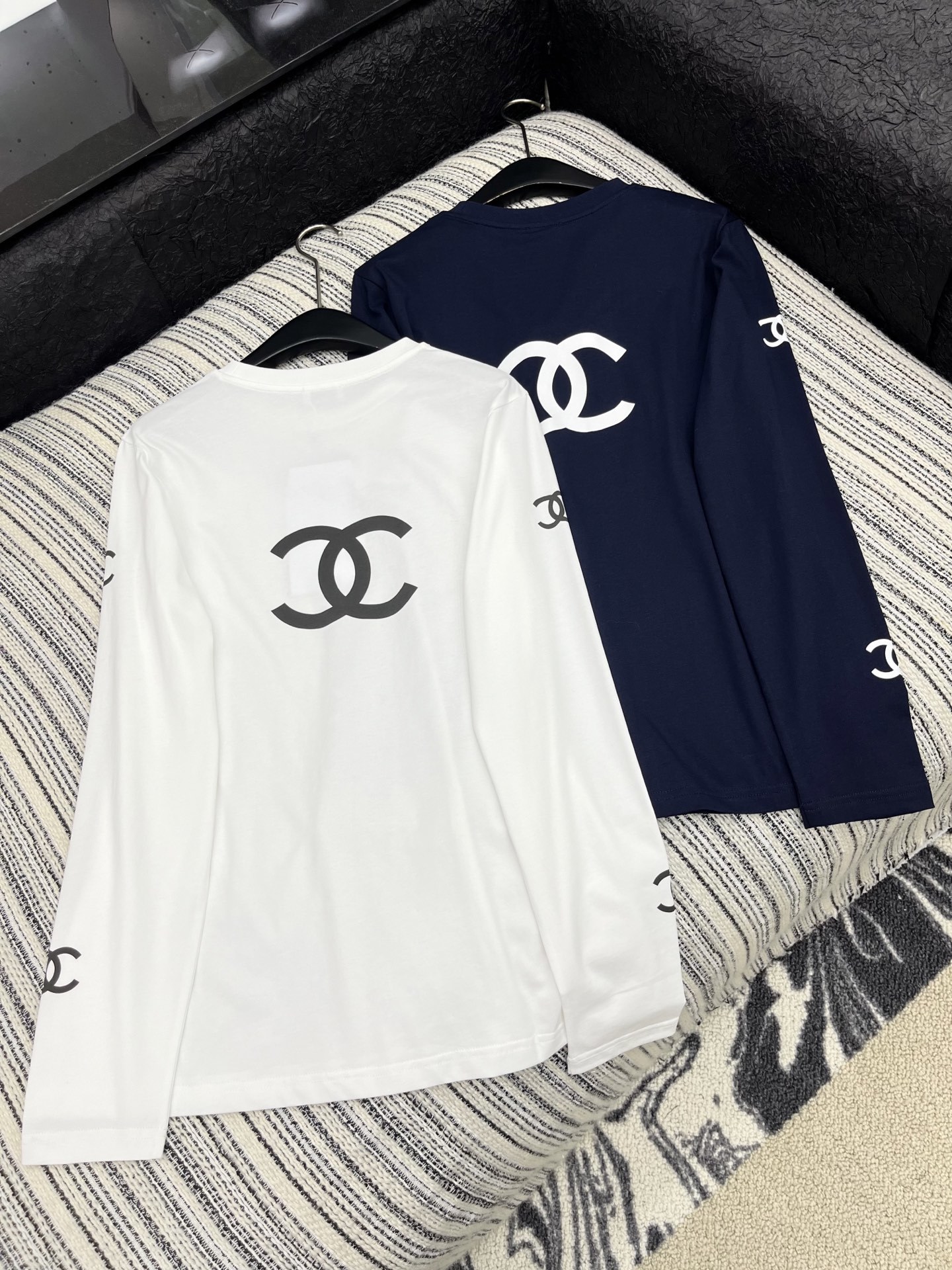 🛒𝐍𝐄𝐖 · 𝟐𝟎𝟐5/爆款现货原单品质 Chan*|精致印花长袖T恤高订面料 亲肤透气舒适标志性字母图