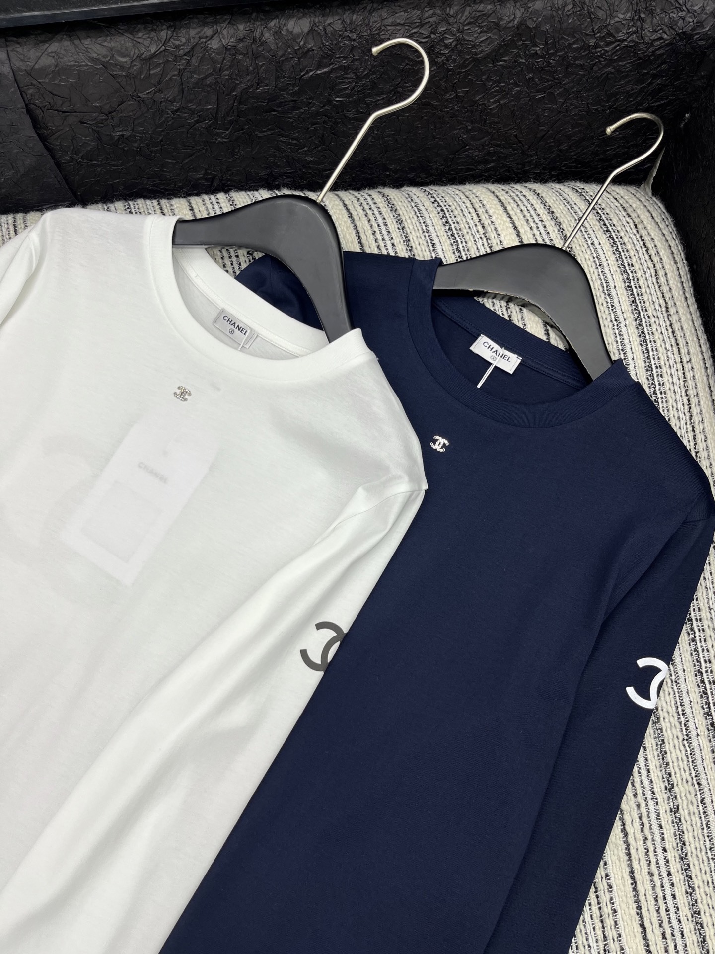 🛒𝐍𝐄𝐖 · 𝟐𝟎𝟐5/爆款现货原单品质 Chan*|精致印花长袖T恤高订面料 亲肤透气舒适标志性字母图