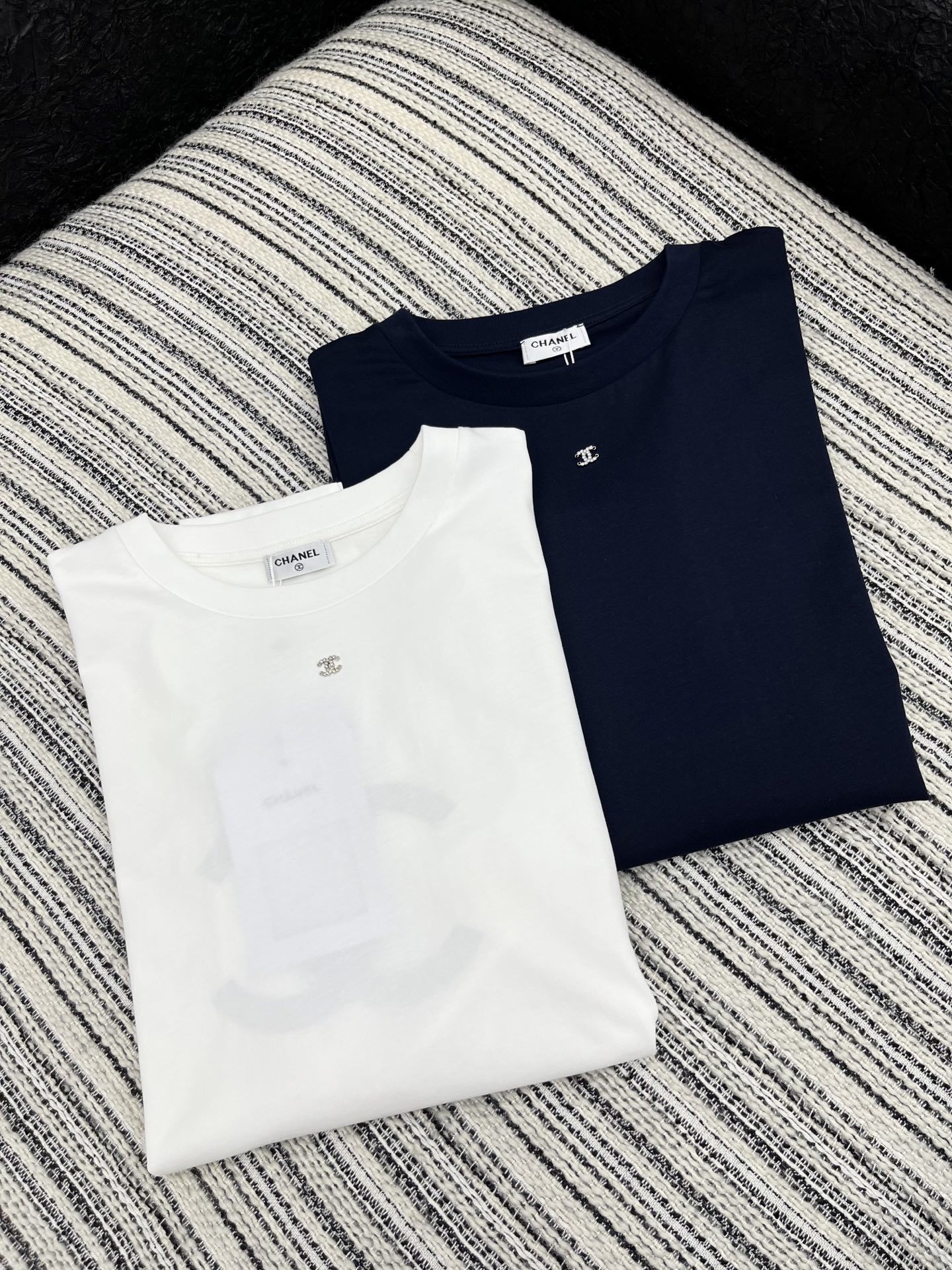 🛒𝐍𝐄𝐖 · 𝟐𝟎𝟐5/爆款现货原单品质 Chan*|精致印花长袖T恤高订面料 亲肤透气舒适标志性字母图