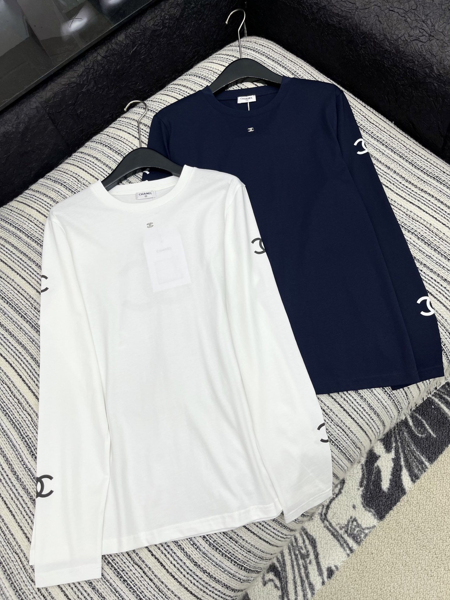 🛒𝐍𝐄𝐖 · 𝟐𝟎𝟐5/爆款现货原单品质 Chan*|精致印花长袖T恤高订面料 亲肤透气舒适标志性字母图